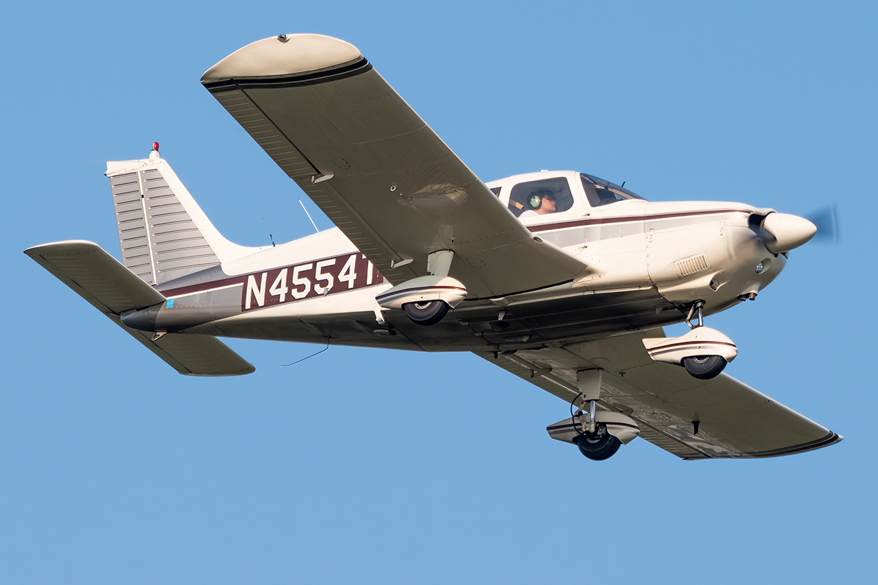 Full size: PRIVATE Piper PA-28 N4554T at Washington Dulles International Airport
