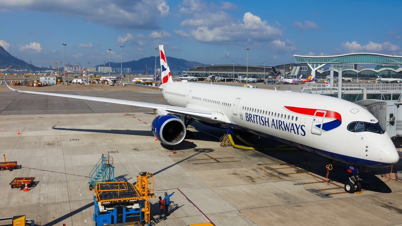 Full size: British Airways Airbus A350-1000 G-XWBK at Hong Kong International Airport