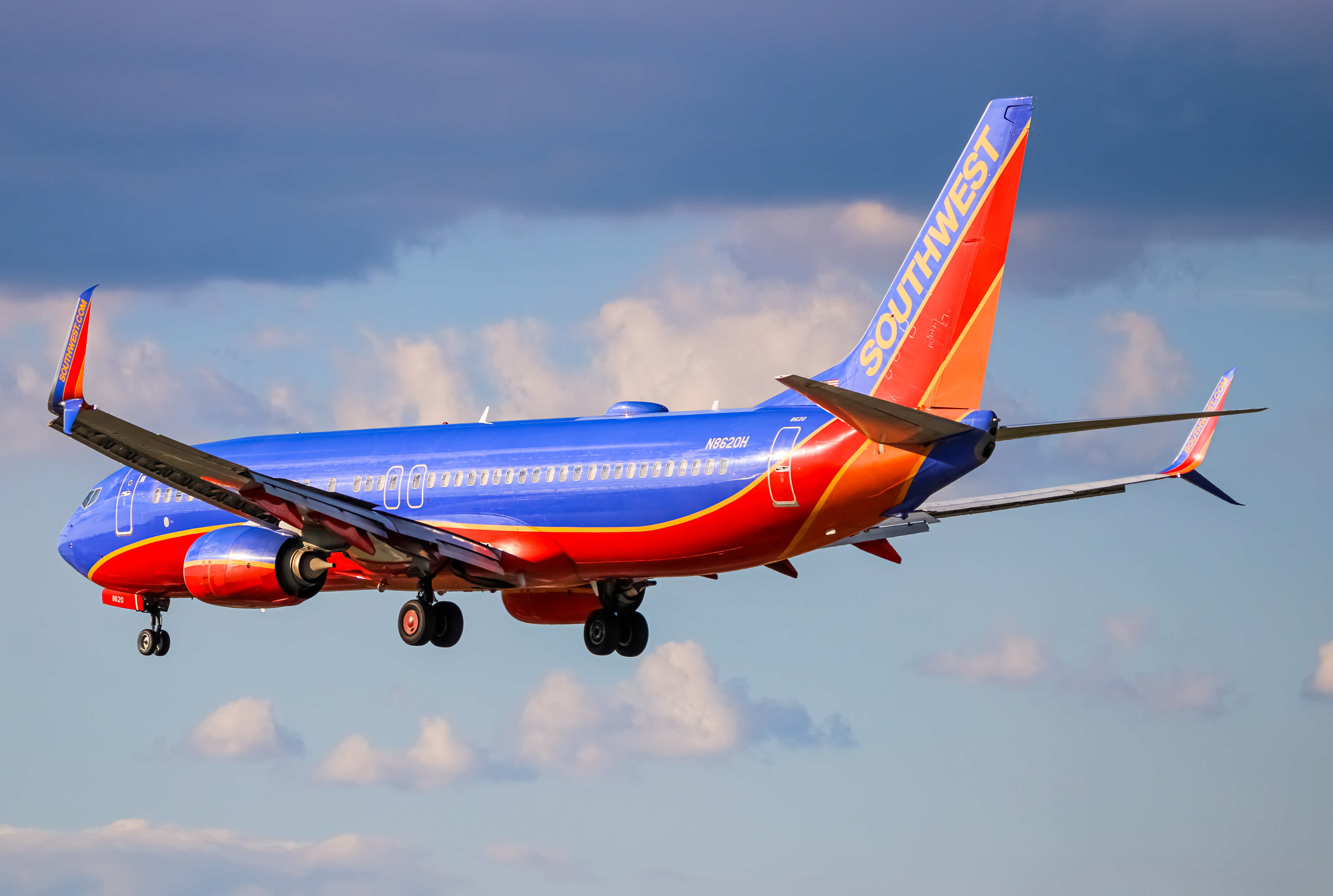 Full size: Southwest Airlines Boeing 737-800 N8620H at Baltimore/Washington International Thurgood Marshall Airport