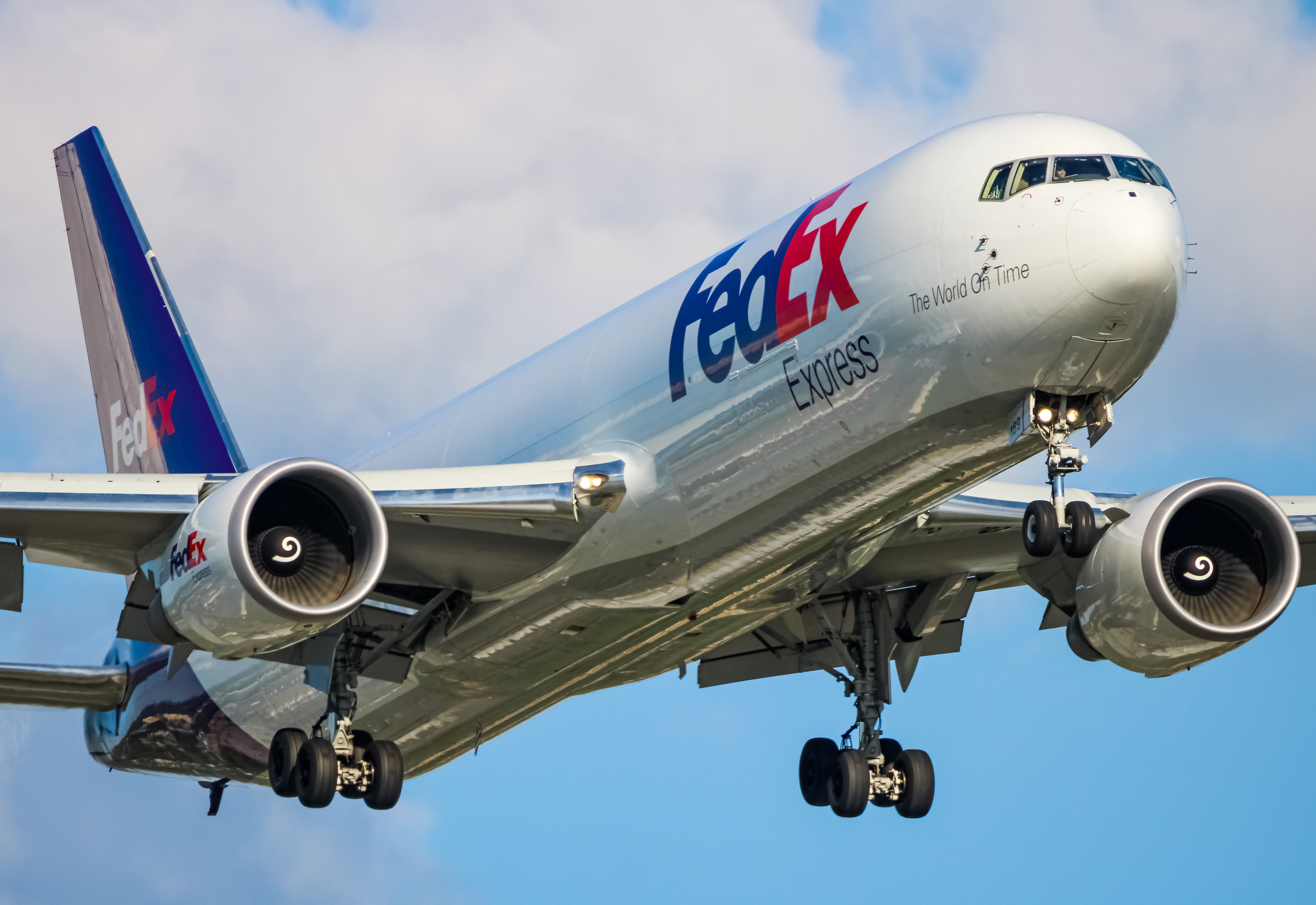 Full size: FedEx Boeing 767-300F N189FE at Baltimore/Washington International Thurgood Marshall Airport