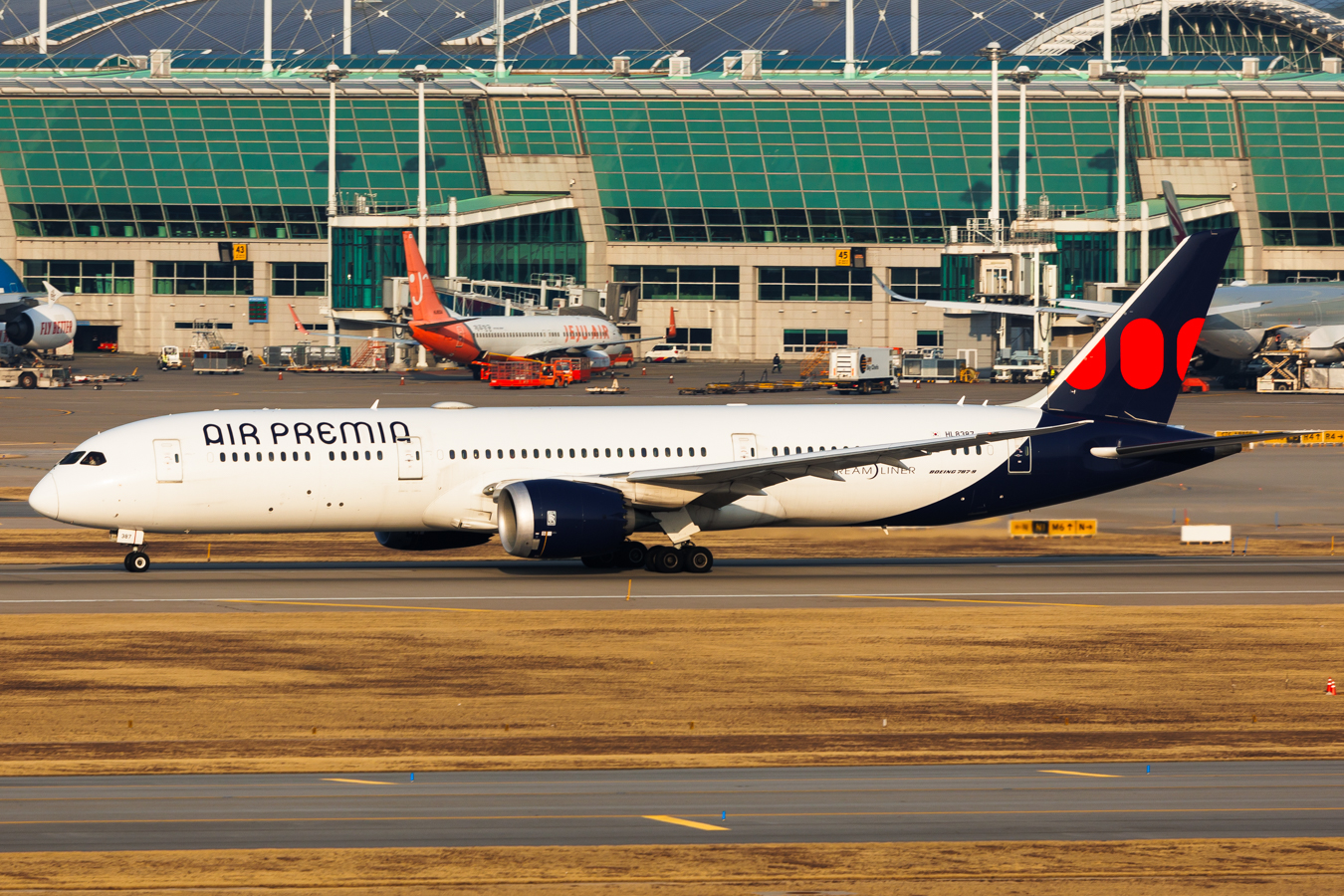 Full size: Air Premia Boeing 787-9 HL8387 at Seoul-Incheon International Airport