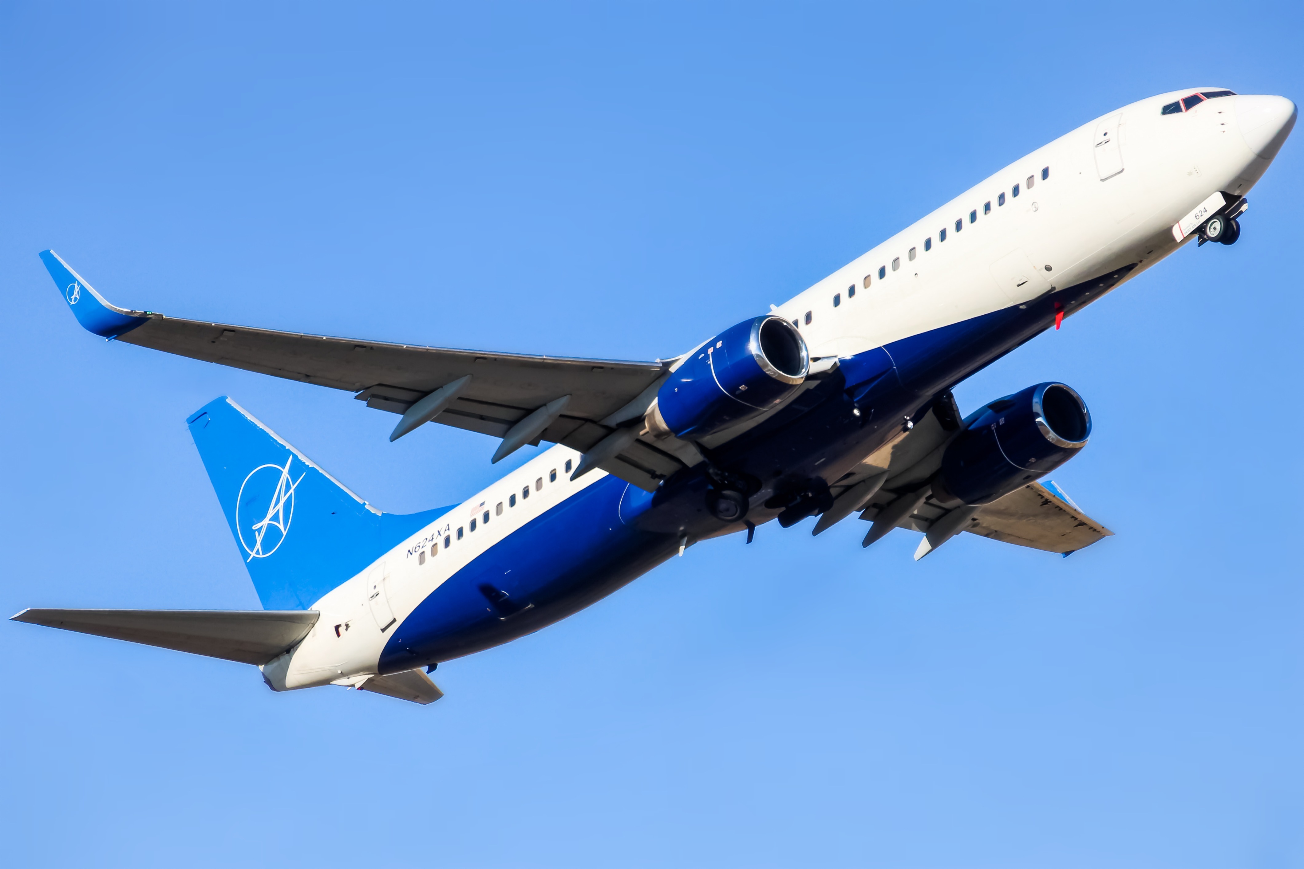 Full size: Swift Air Boeing 737-800 N624XA at Baltimore/Washington International Thurgood Marshall Airport