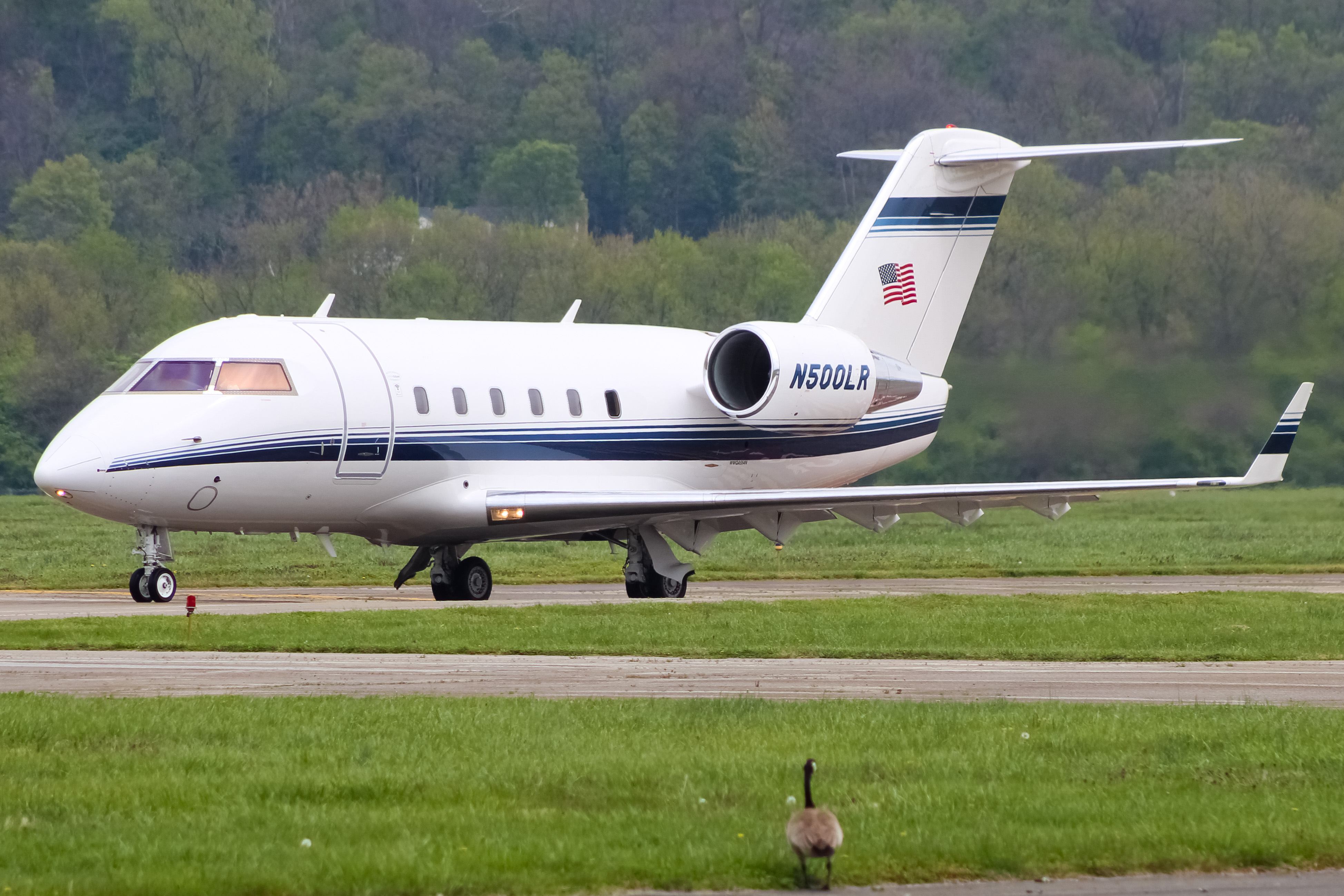 Full size: PRIVATE Bombardier Challenger 600 N500LR at Cincinnati Municipal Airport/Lunken Field