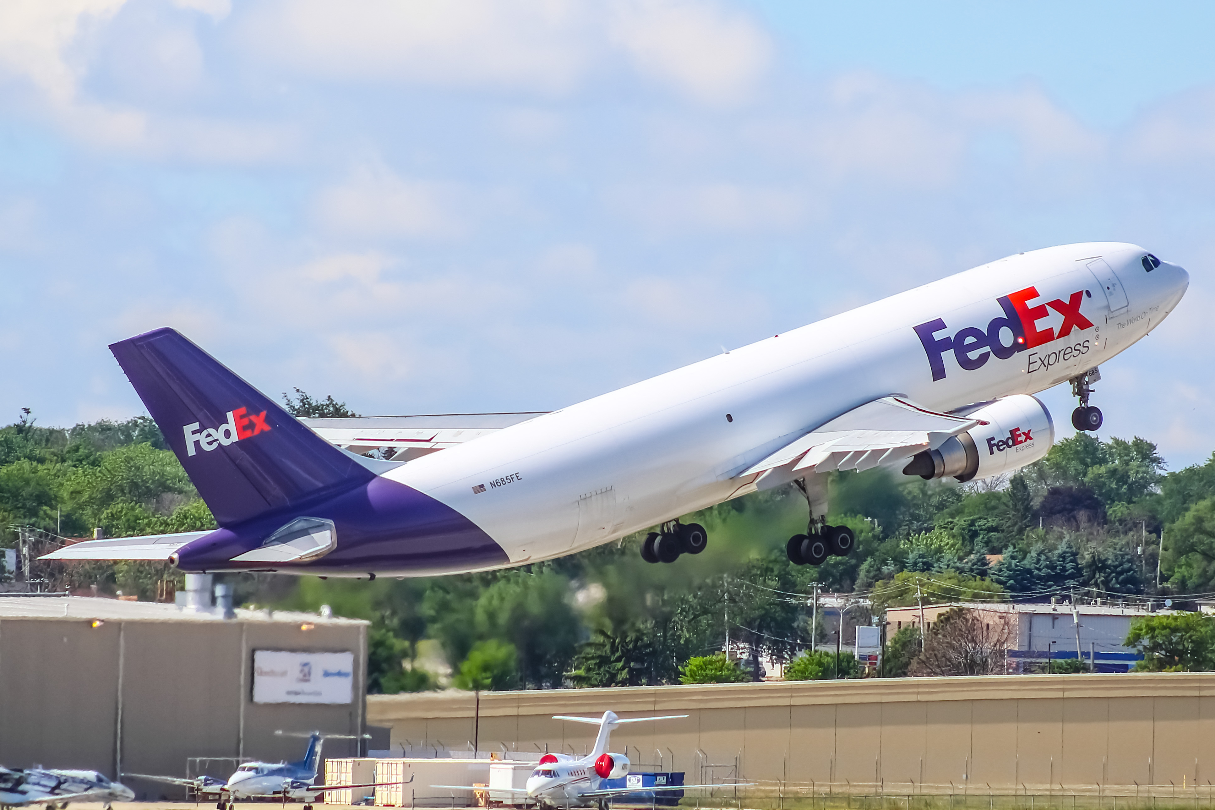 Full size: FedEx Airbus A300F-600 N685FE at General Mitchell International Airport