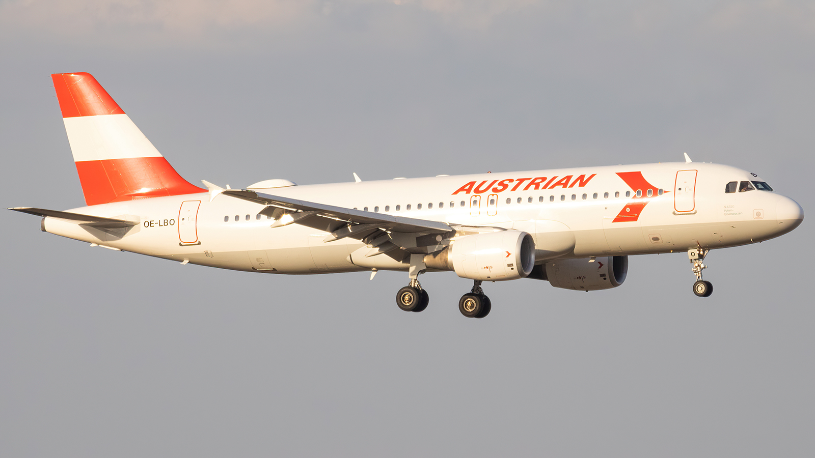 Full size: Austrian Airlines Airbus A320 OE-LBO at Vienna International Airport