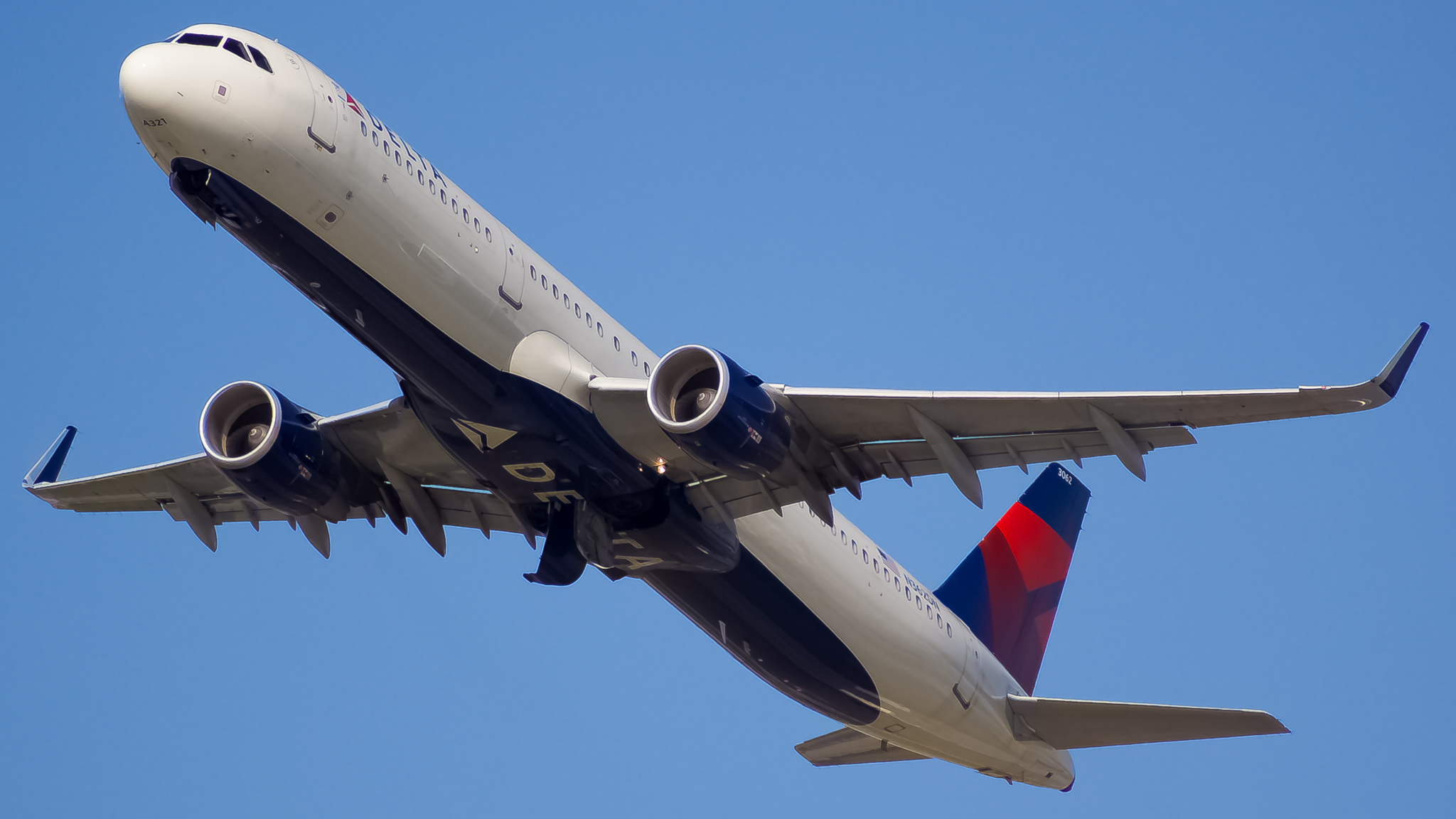 Full size: Delta Airlines Airbus A321-200 N362DN at Hartsfield-Jackson Atlanta International Airport