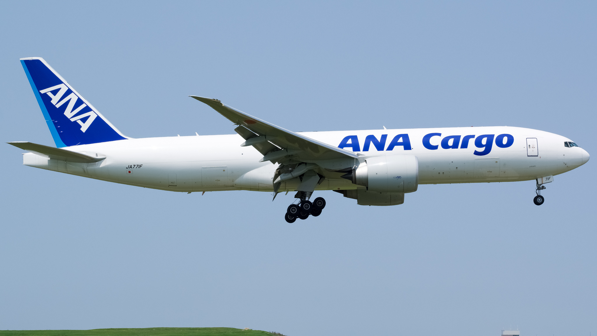Full size: ANA Cargo Boeing 777-F JA771F at Chicago O'Hare International Airport