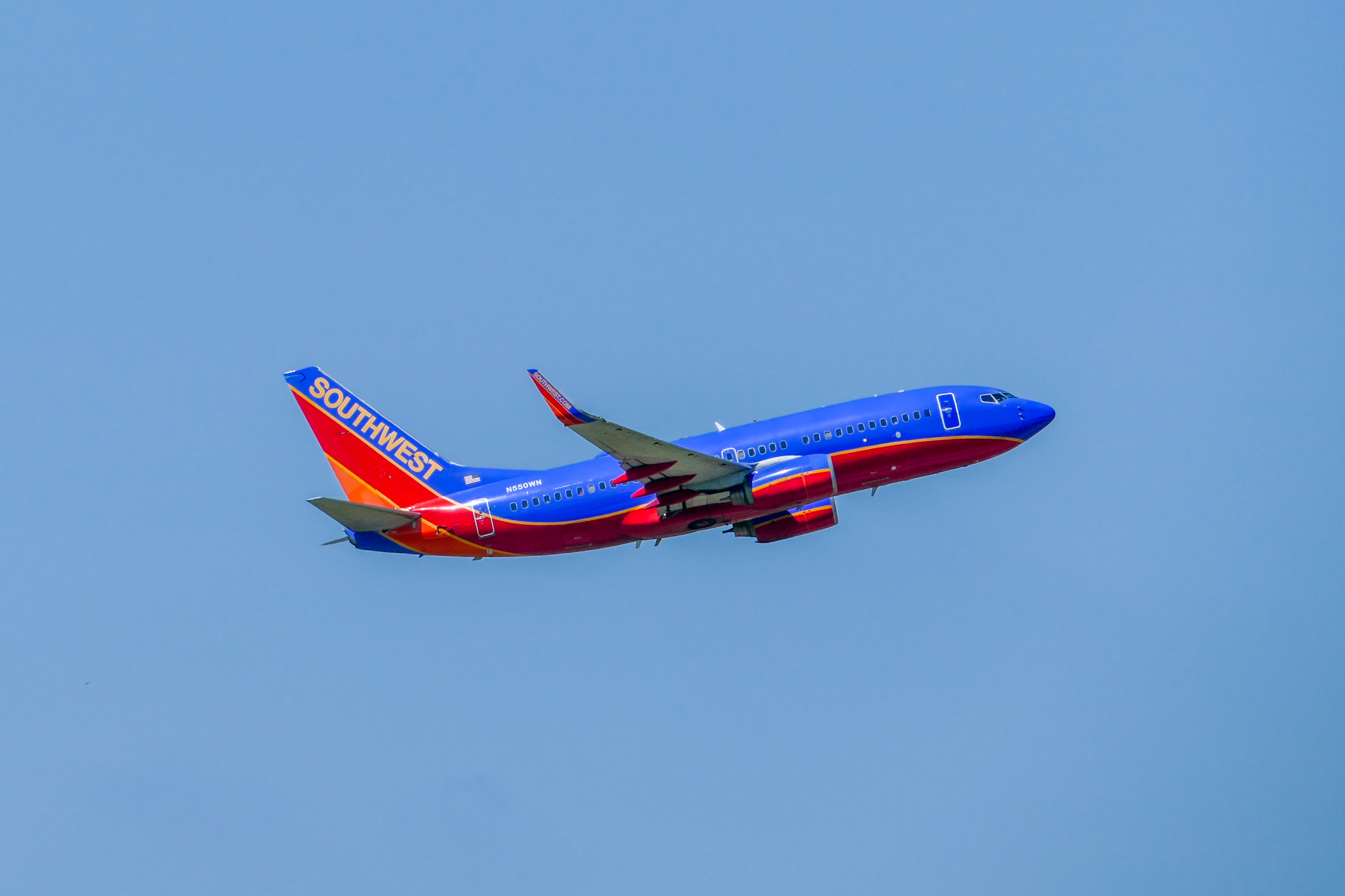 Full size: Southwest Airlines Boeing 737-700 N550WN at Austin-Bergstrom International Airport