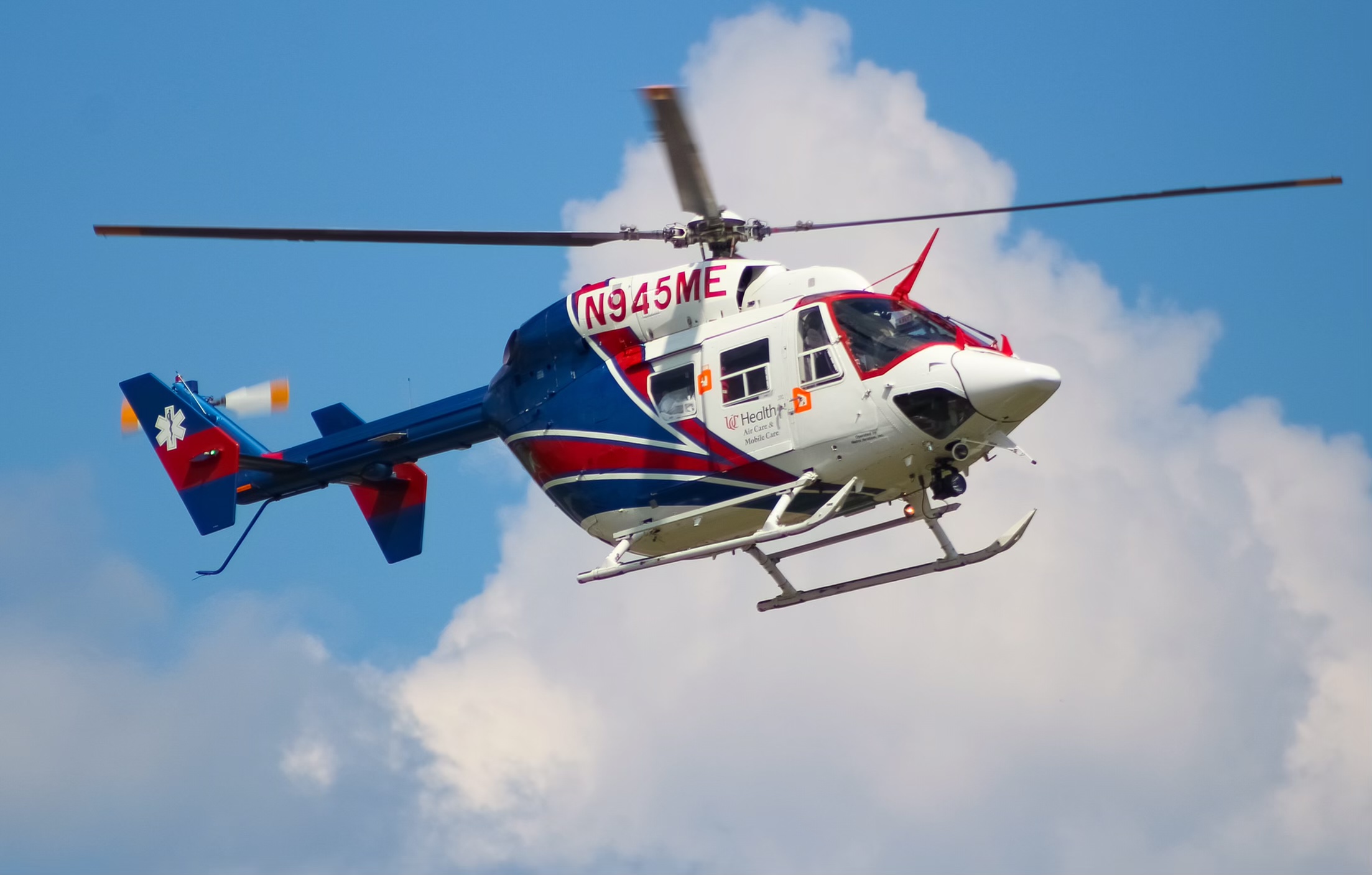 Full size: UC Air Care Messerschmitt BK-117 N945ME at Cincinnati Municipal Airport/Lunken Field