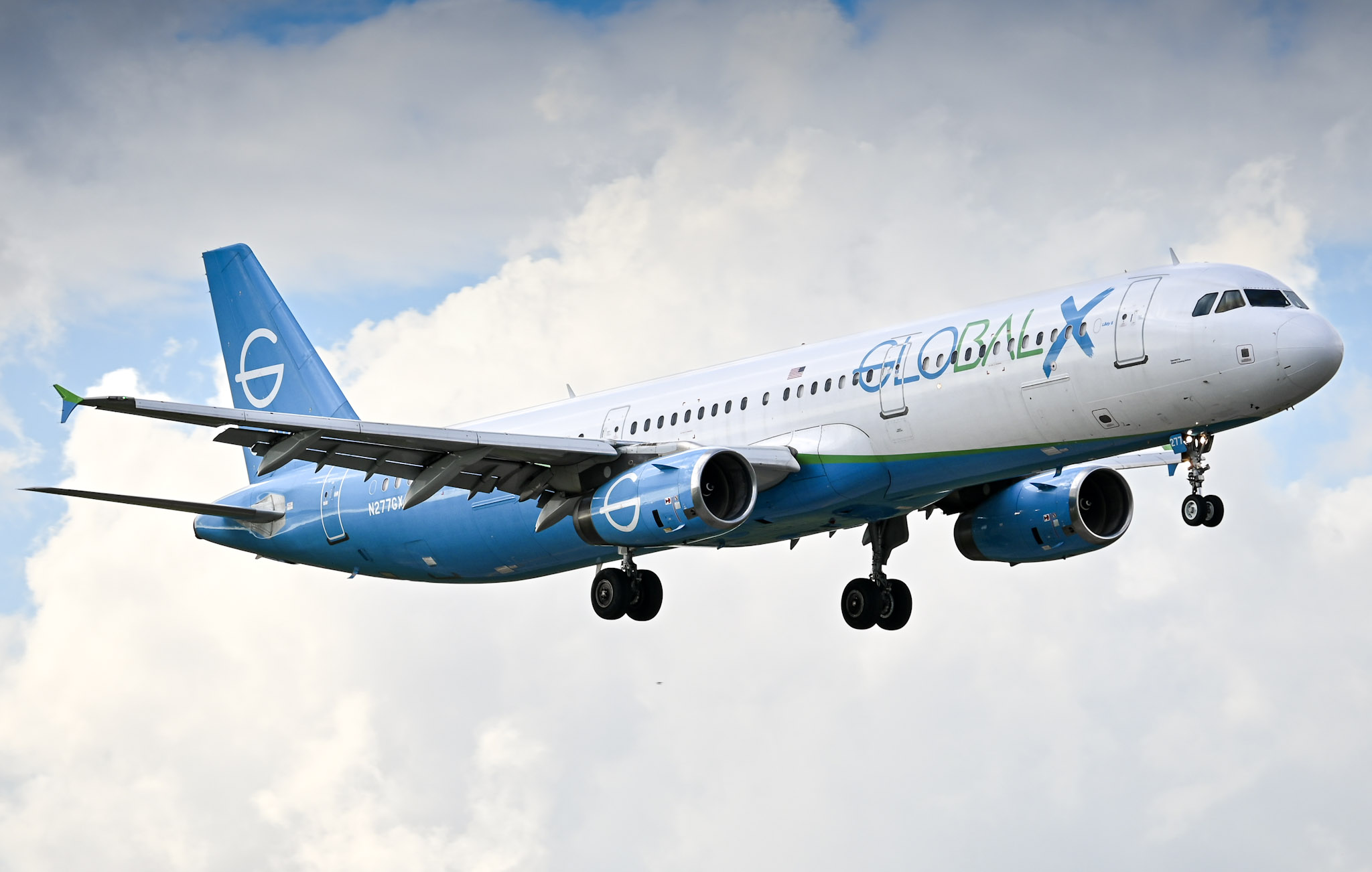 Full size: Global X Airbus A321-200 N277GX at Miami International Airport