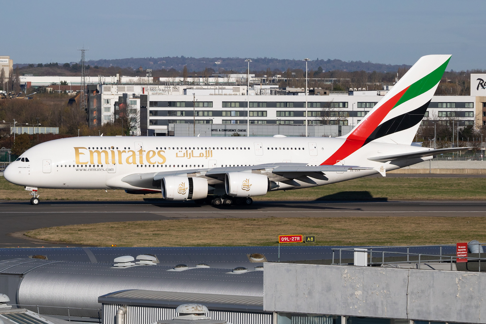 Full size: Emirates Airbus A380-800 A6-EVP at London Heathrow International Airport