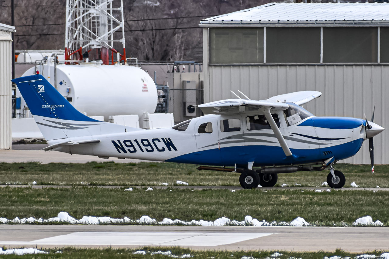 Full size: PRIVATE Cessna 206 N919CW at Vance Brand Airport