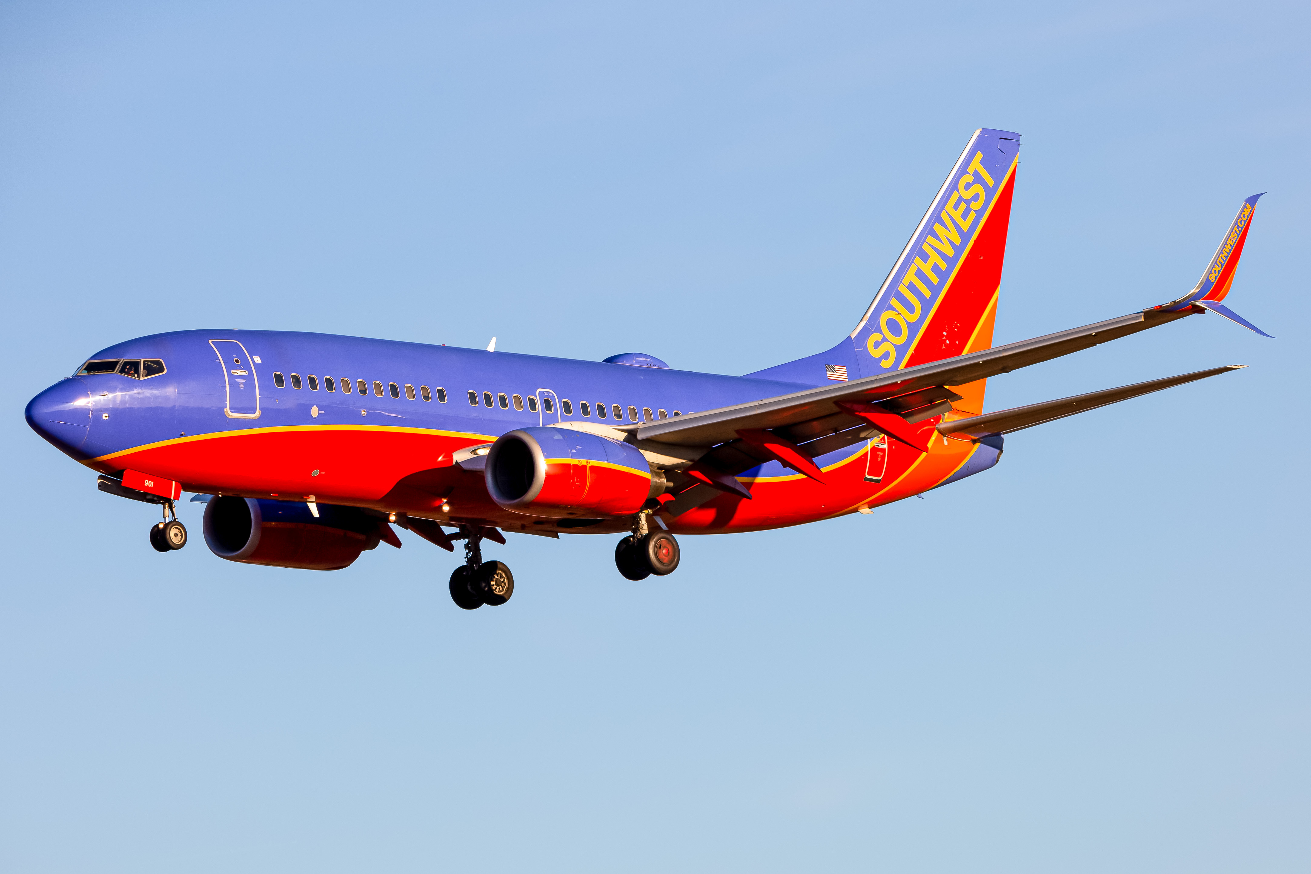 Full size: Southwest Airlines Boeing 737-700 N901WN at Baltimore/Washington International Thurgood Marshall Airport