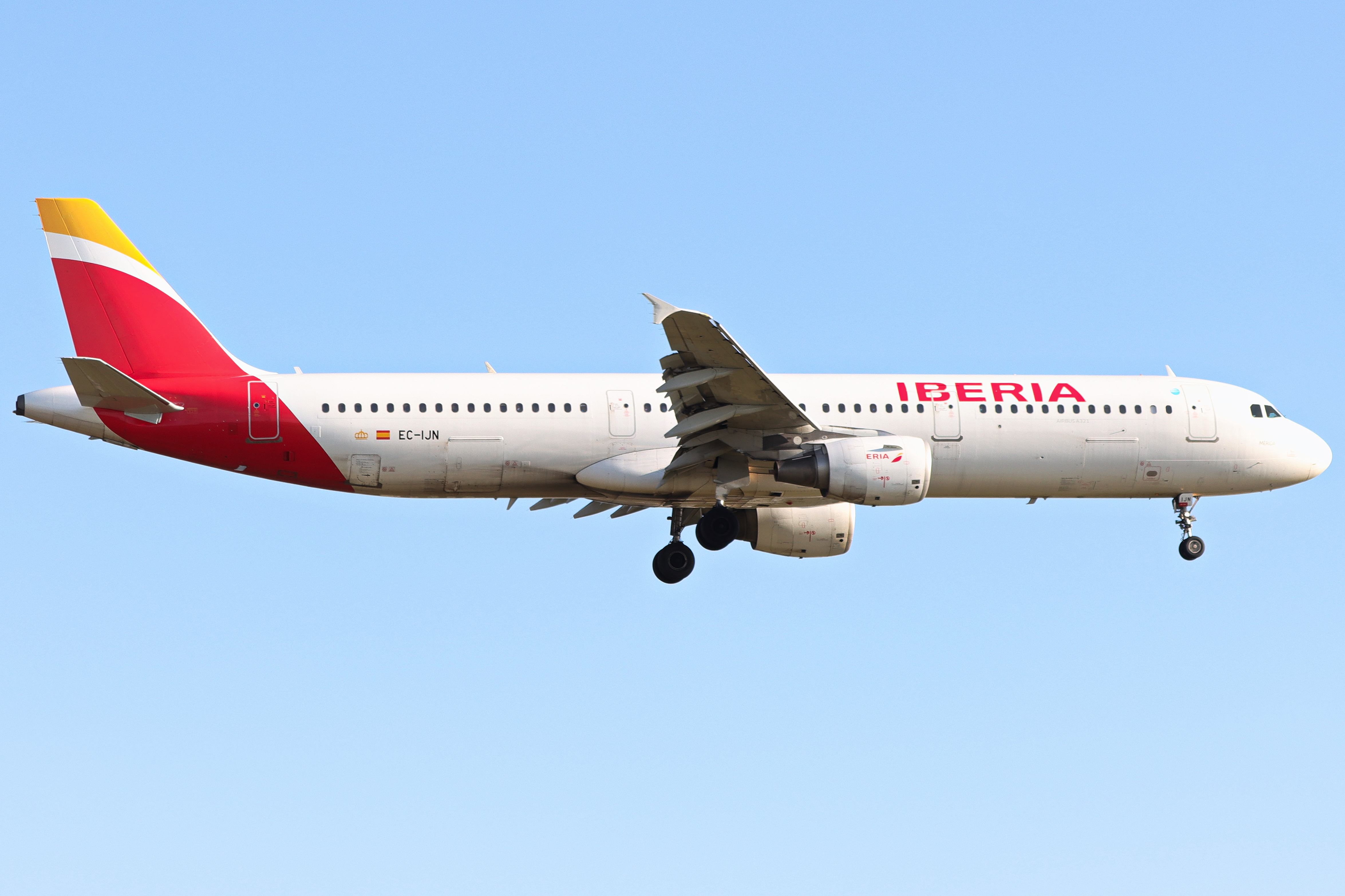 Full size: Iberia Airbus A321-200 EI-IJN at London Heathrow International Airport
