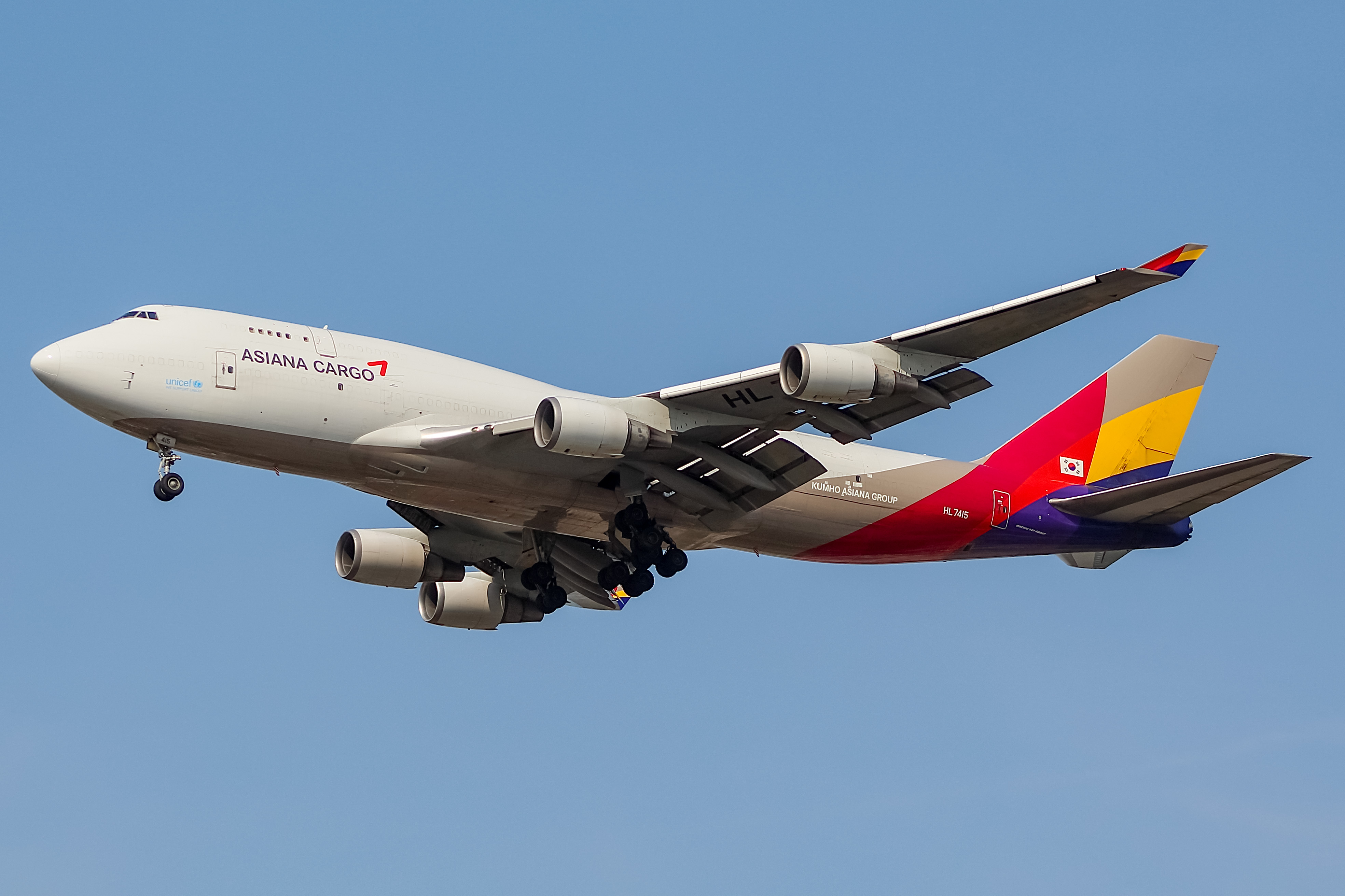 Full size: Asiana Airlines Cargo Boeing 747-400F HL7415 at Chicago O'Hare International Airport
