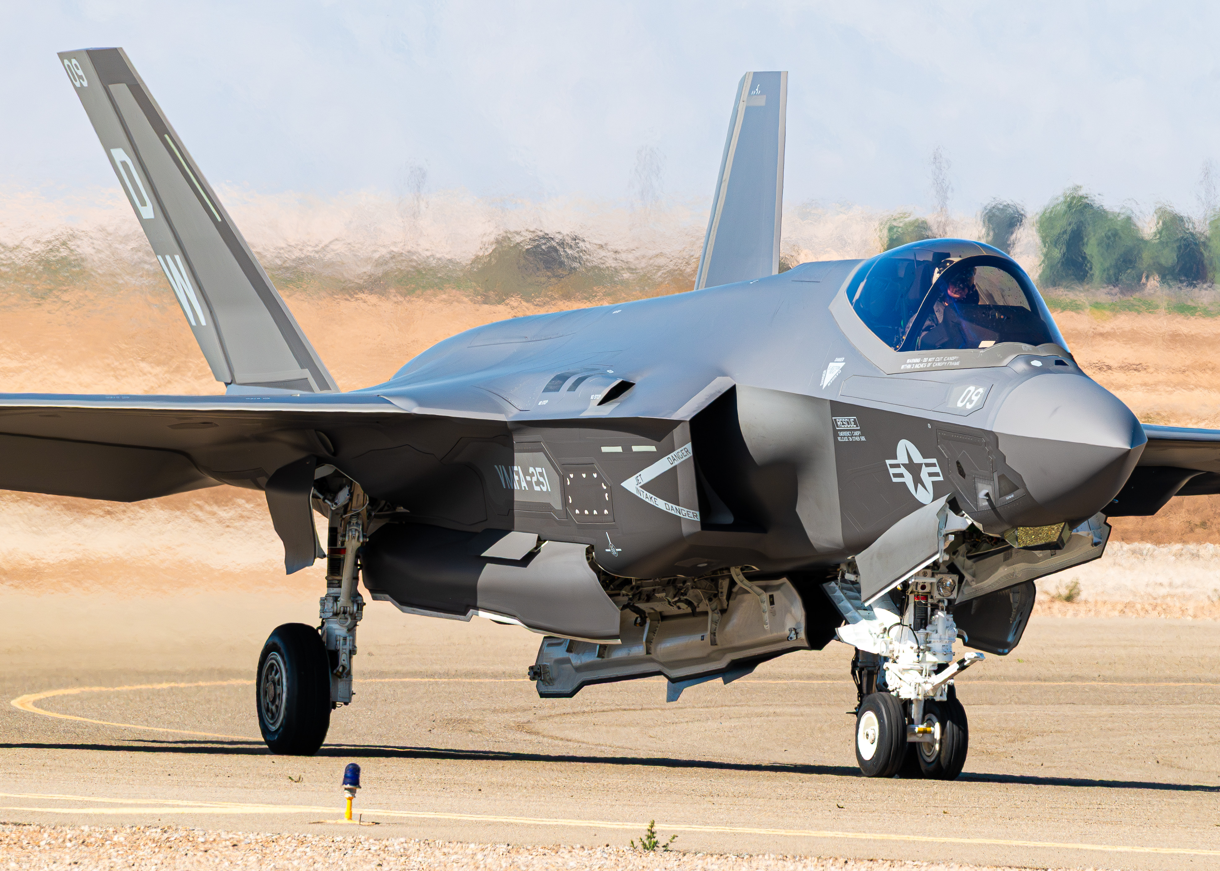 Full size: USMC - United States Marine Corp Lockheed Martin F-35 Lightning 170552 at Naval Air