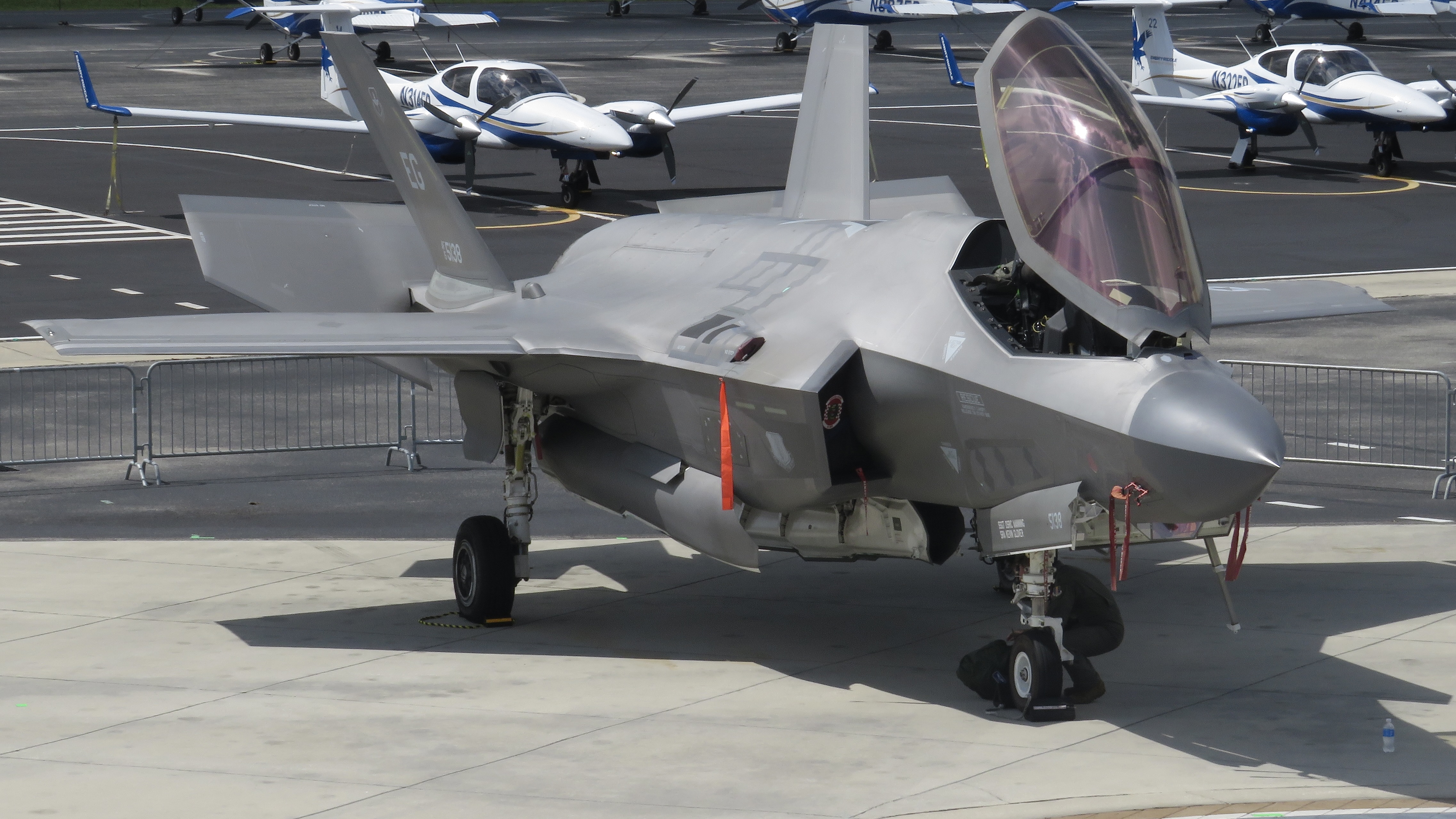 Full size: USAF - United States Air Force Lockheed Martin F-35 Lightning 15-5138 at Daytona Beach International Airport