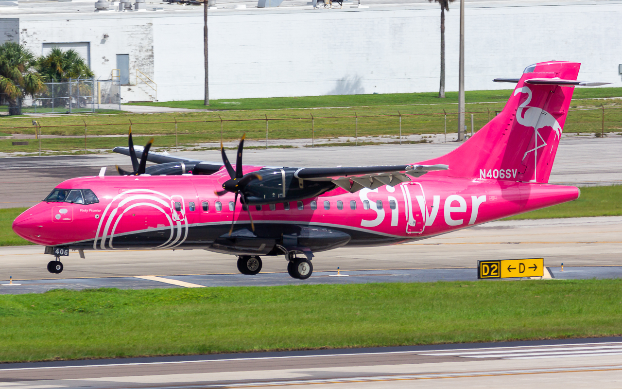 Full size: Silver Airways ATR 42-600 N406SV at Tampa International Airport