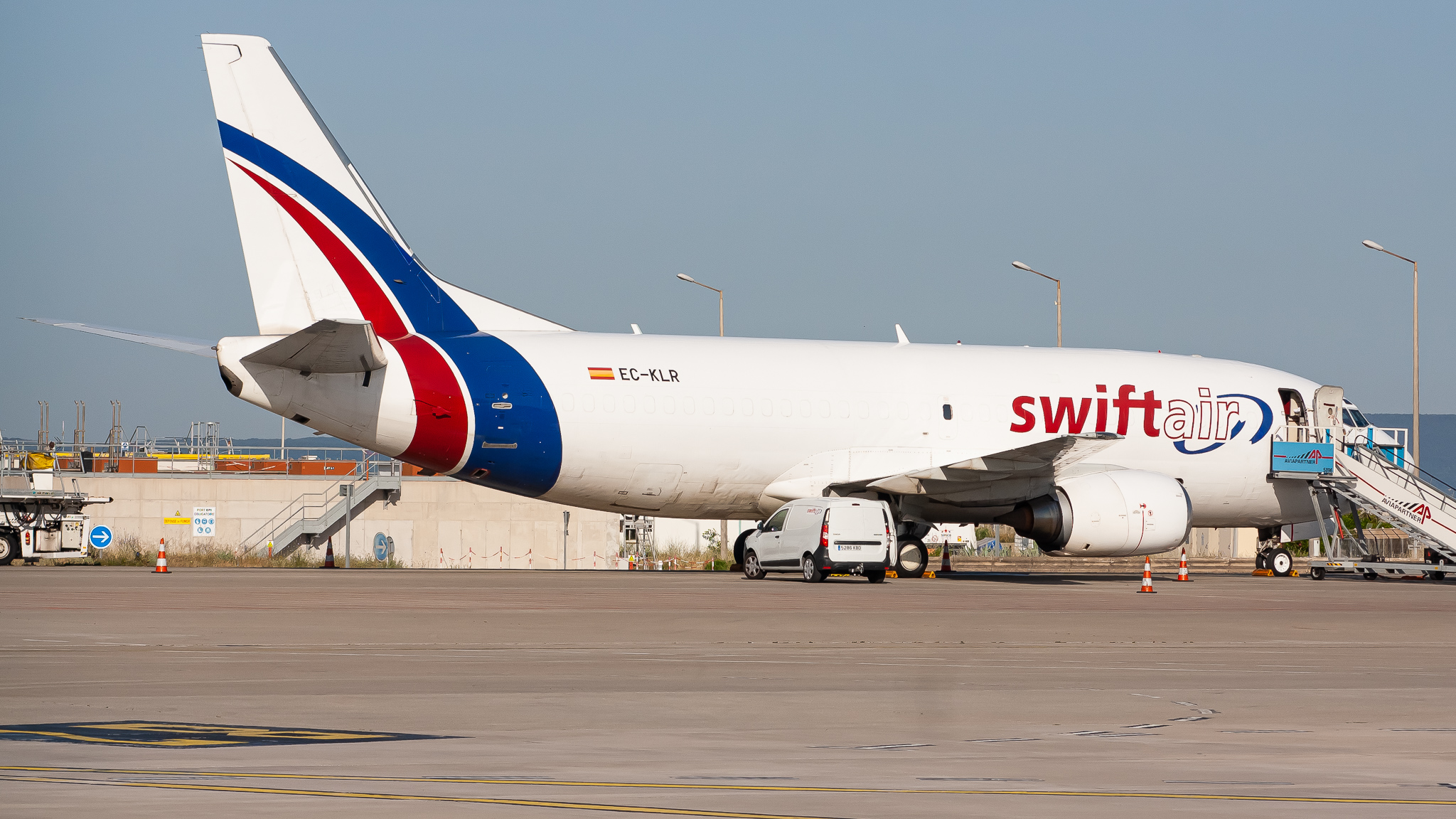 Full size: Swift Air Boeing 737-300F EC-KLR at Marseille Provence Airport
