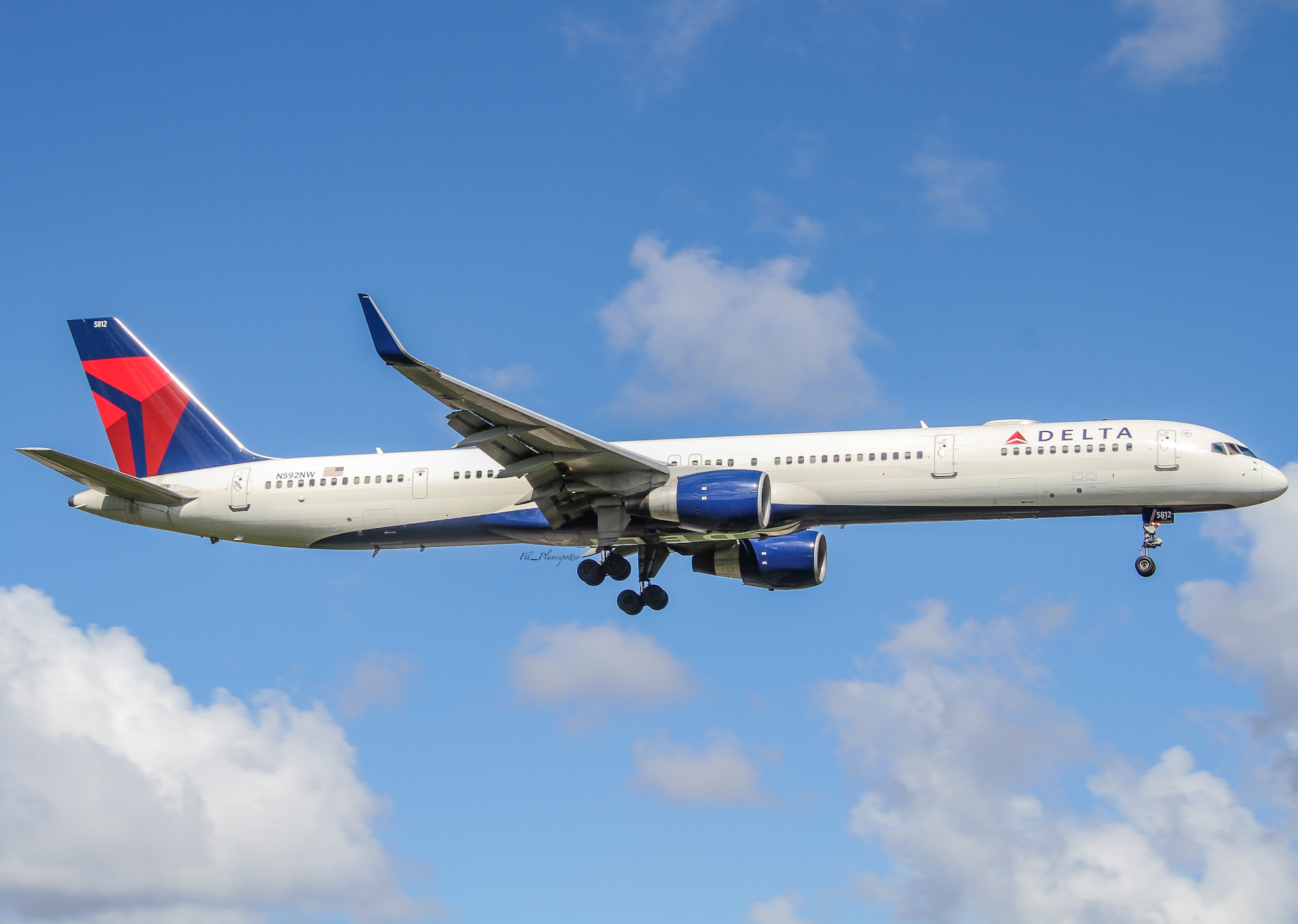 Full size: Delta Airlines Boeing 757-351 N592NW at Fort Lauderdale/Hollywood International Airport