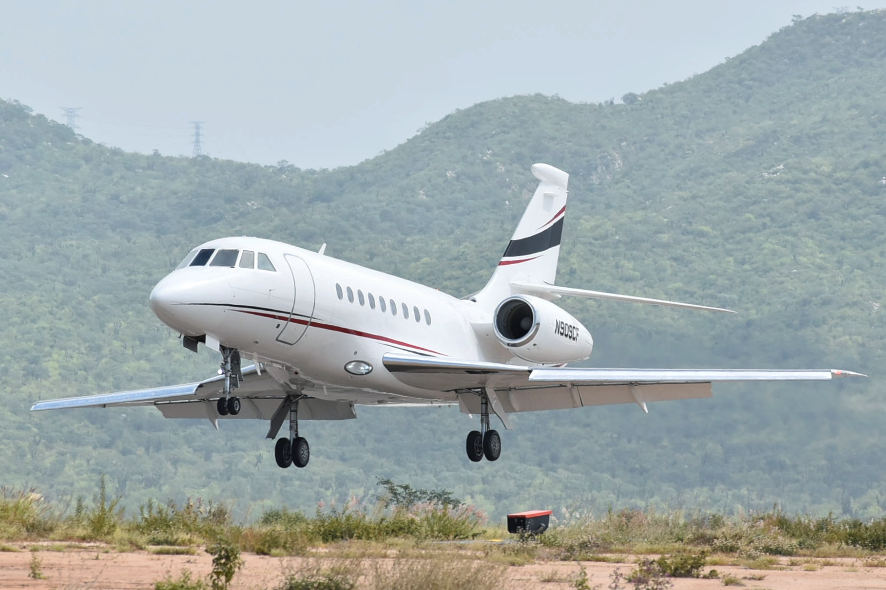 Full size: PRIVATE Dassault Falcon 2000EX N909CF at Aeropuerto de Cabo San Lucas Internacional