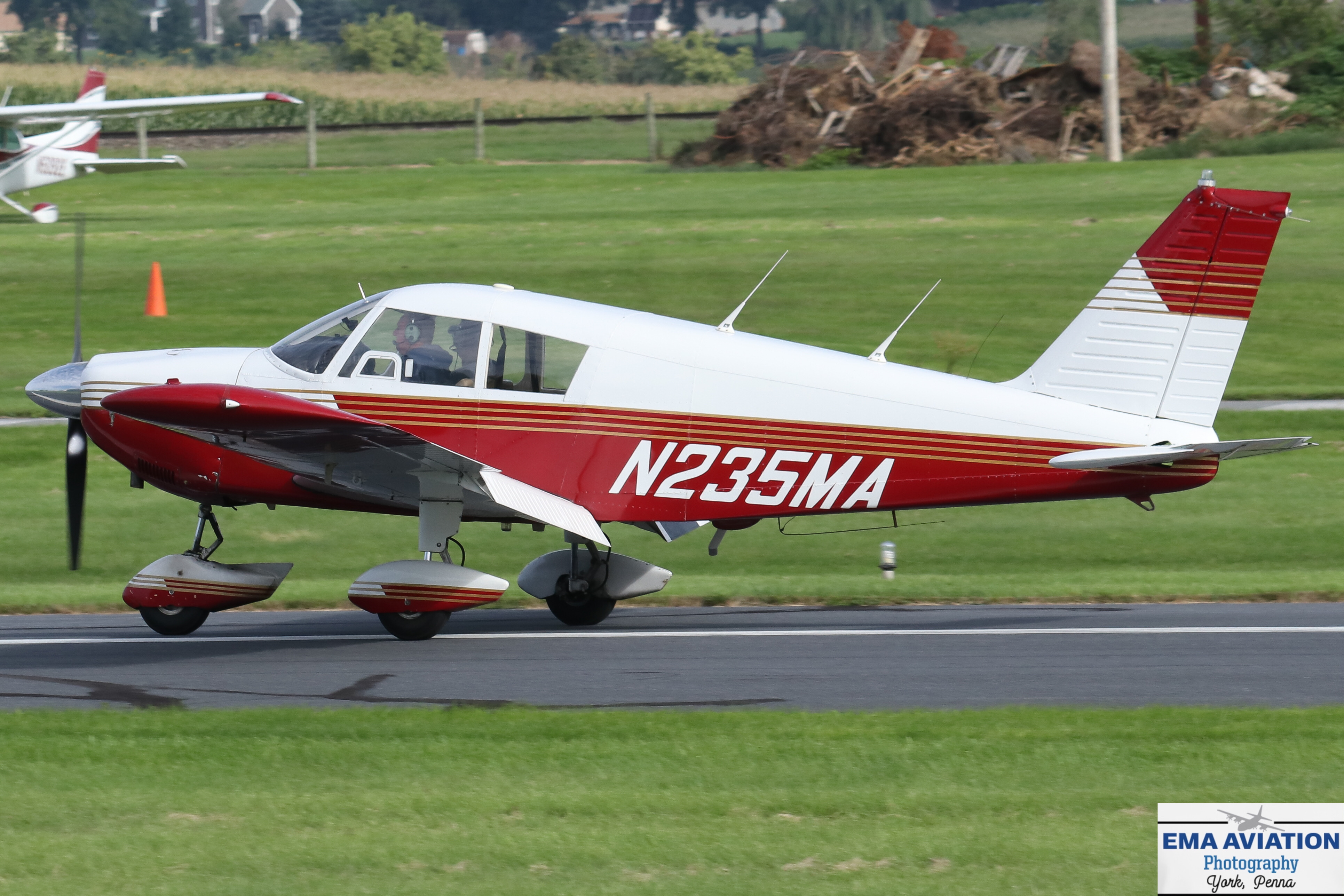 Full size: PRIVATE Piper 28 Dakota/Pathfinder N235MA at Smoketown Airport