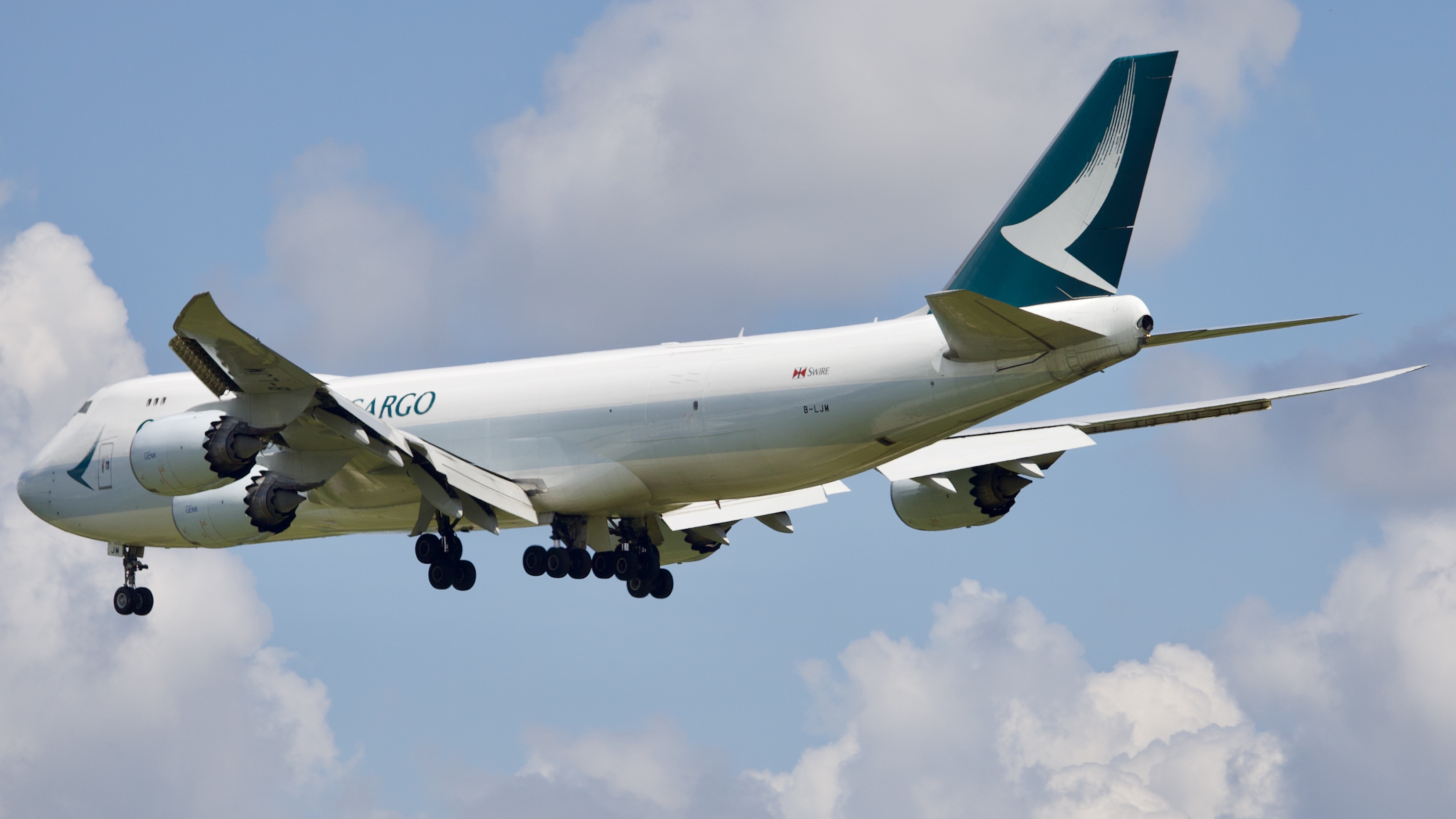 Full size: Cathay Pacific Cargo Boeing 747-8F B-LJN at Houston-George Bush Intercontinental Airport