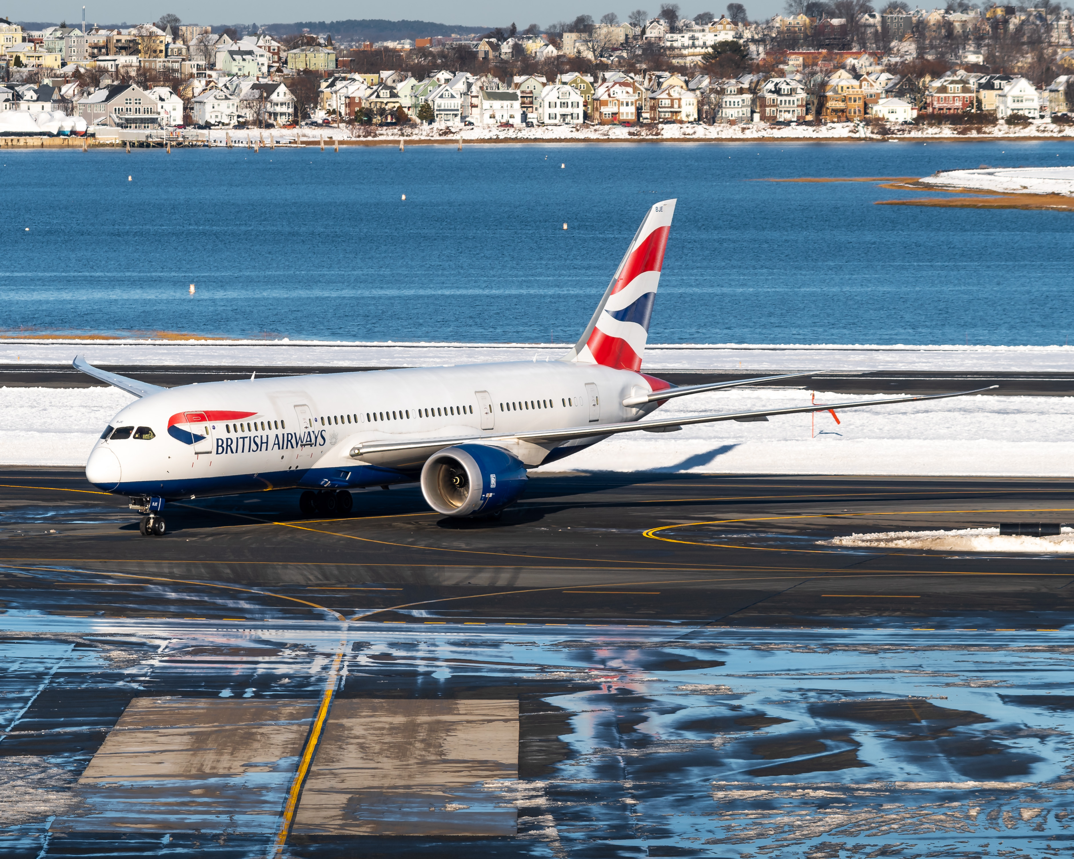Full size: British Airways Boeing 787-8 G-ZBJE at General Edward Lawrence Logan International Airport