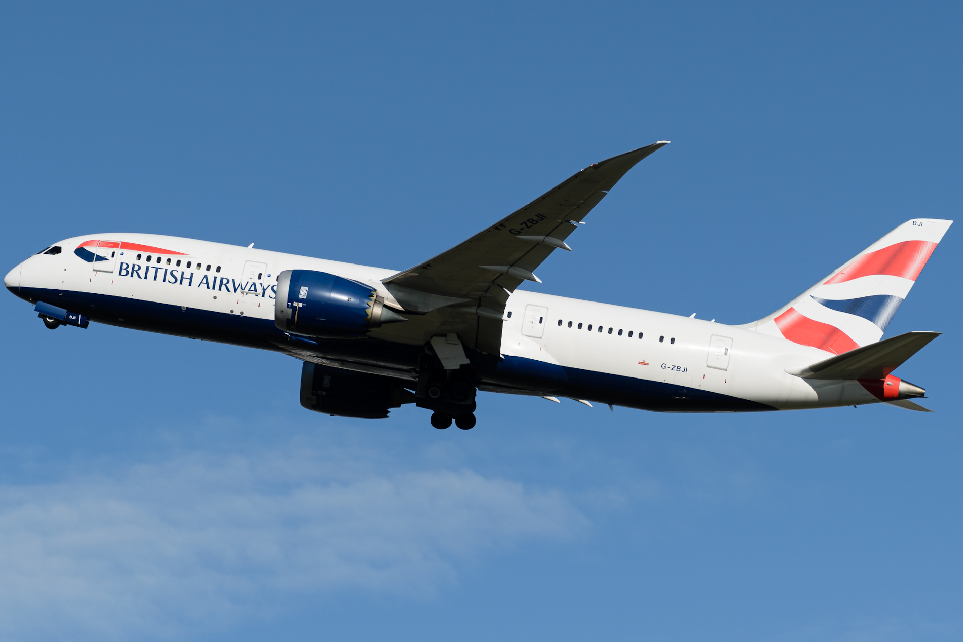 Full size: British Airways Boeing 787-8 G-ZBJI at London Heathrow International Airport