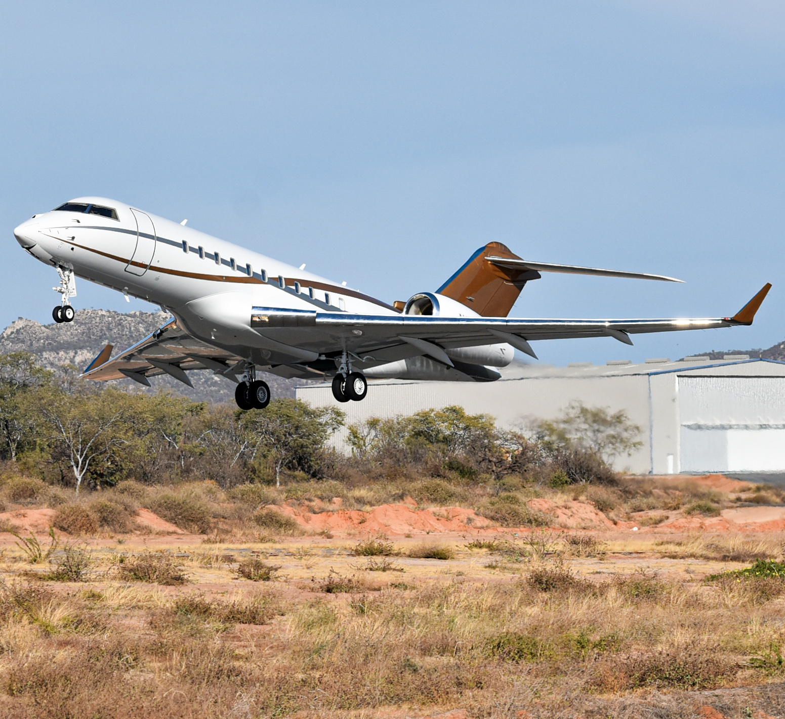 Full size: PRIVATE Bombardier Global 7000 N214MD at Aeropuerto de Cabo San Lucas Internacional