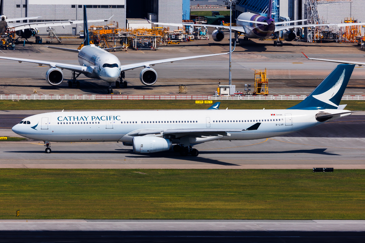 Full size: Cathay Pacific Airbus A330-300 B-LAR at Hong Kong International Airport