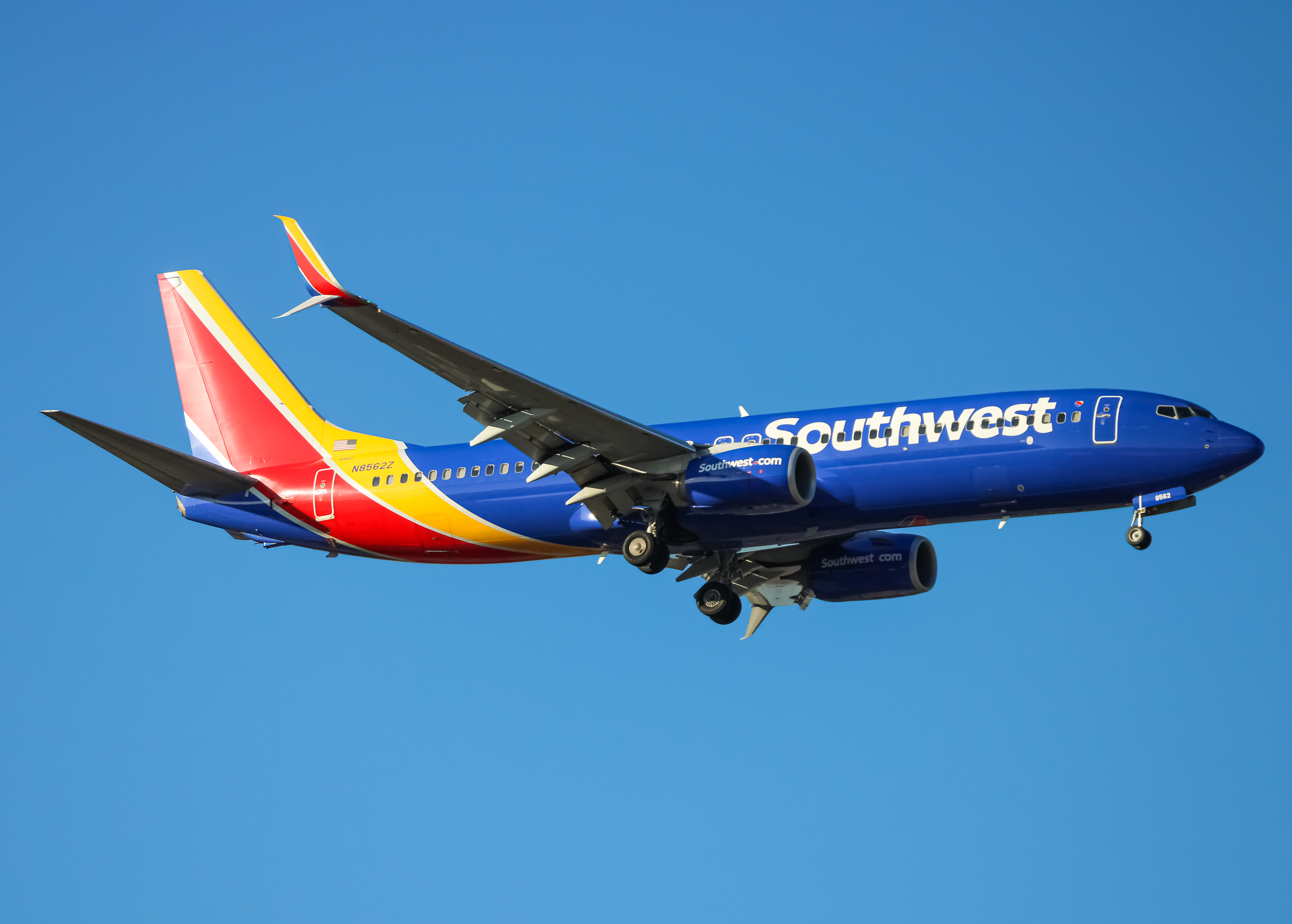 Full size: Southwest Airlines Boeing 737-800 N8562Z at Baltimore/Washington International Thurgood Marshall Airport