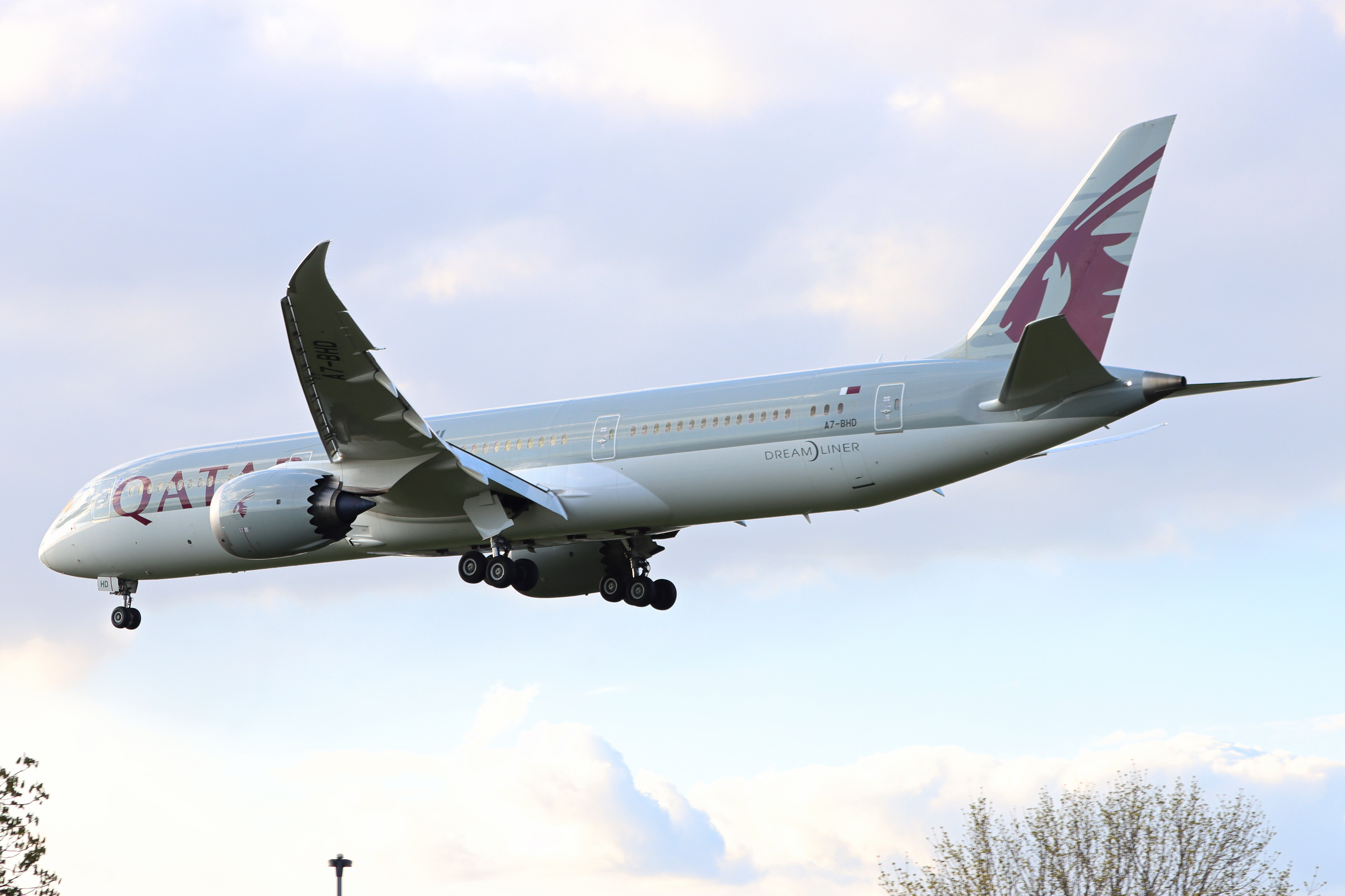 Full size: Qatar Airways Boeing 787-9 A7-BHD at London Heathrow International Airport