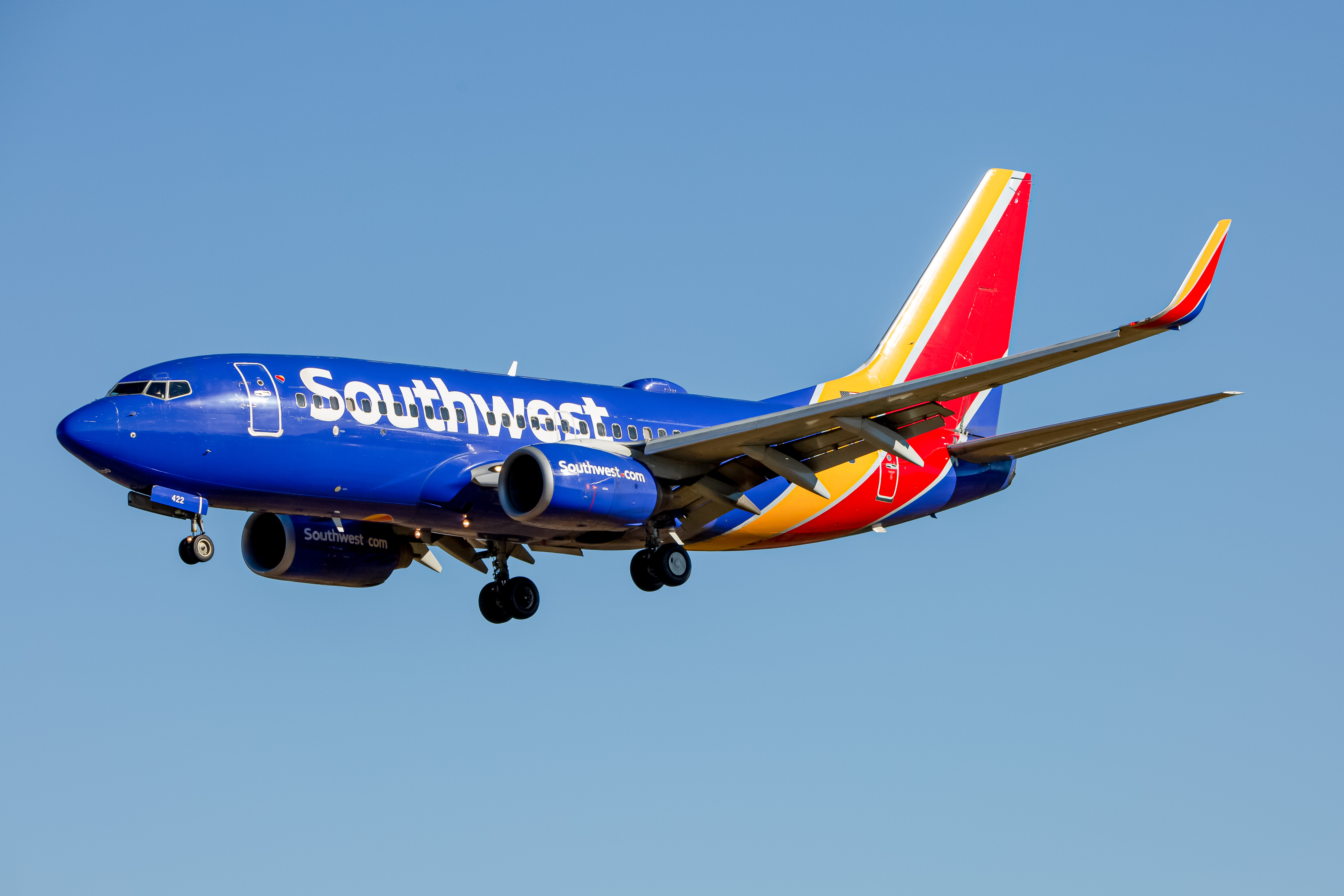 Full size: Southwest Airlines Boeing 737-700 N422WN at Baltimore/Washington International Thurgood Marshall Airport