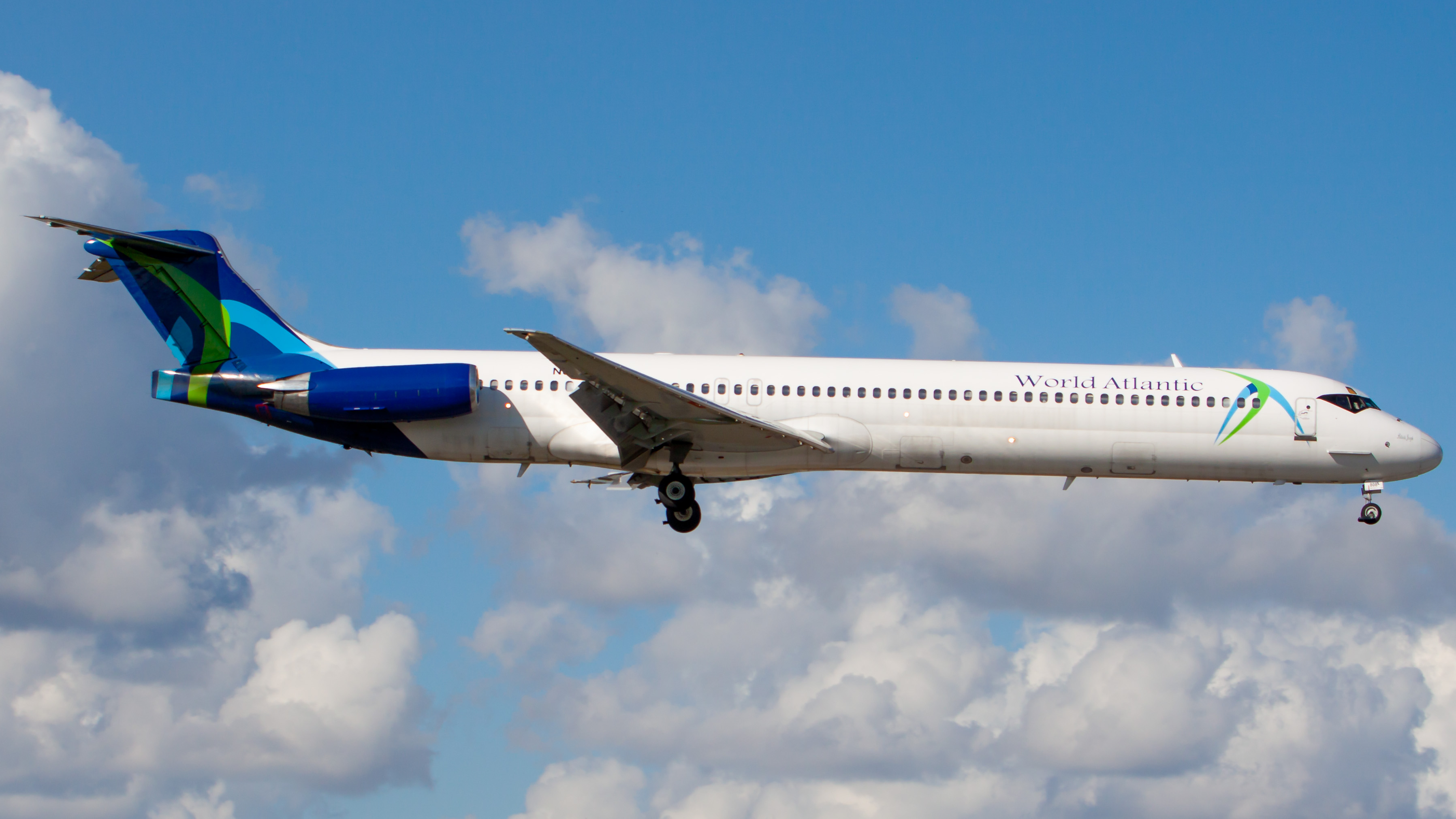 Full size: World Atlantic Airlines McDonnell Douglas MD-83 N807TR at Miami International Airport