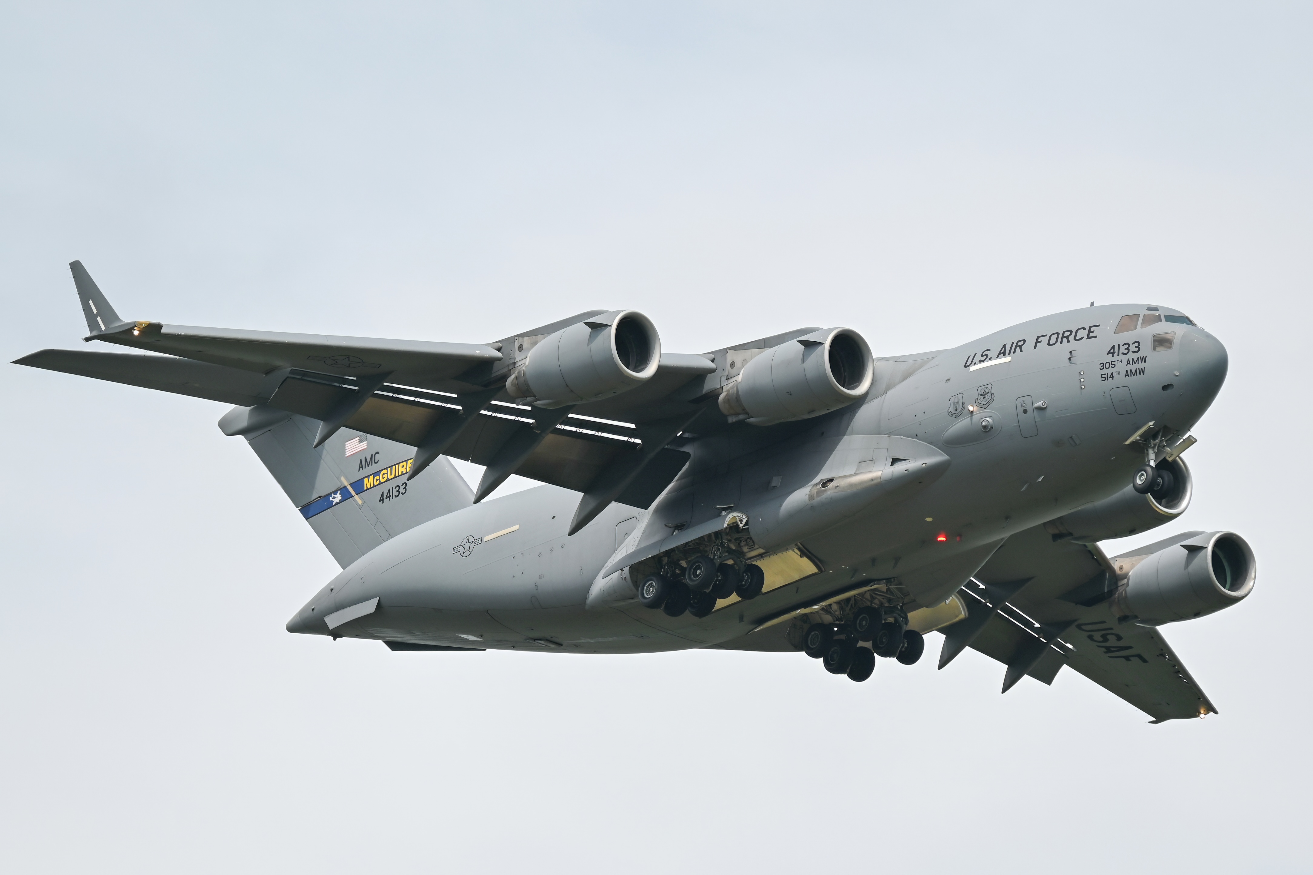 Full size: USAF - United States Air Force Boeing C-17 Globemaster III 04-4133 at McGuire Field (Joint Base Mc Guire Dix Lakehurst) Airport