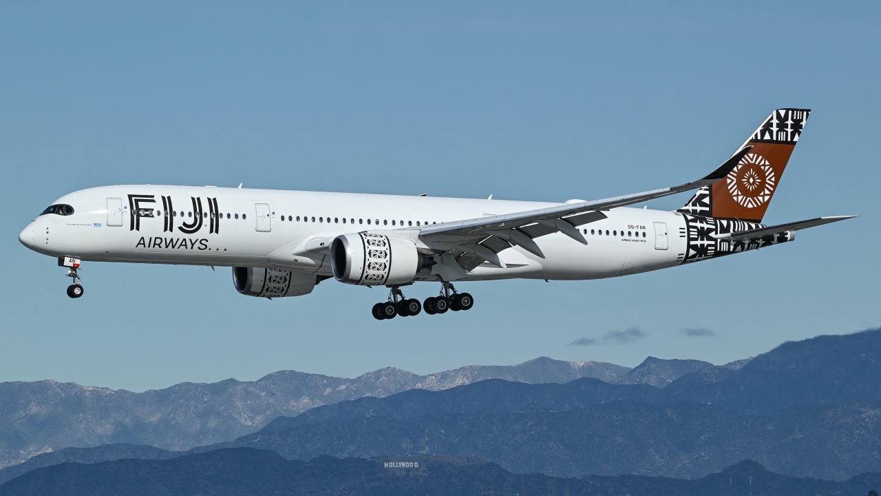 Full size: Fiji Airways Airbus A350-900 DG-FAN at Los Angeles International Airport