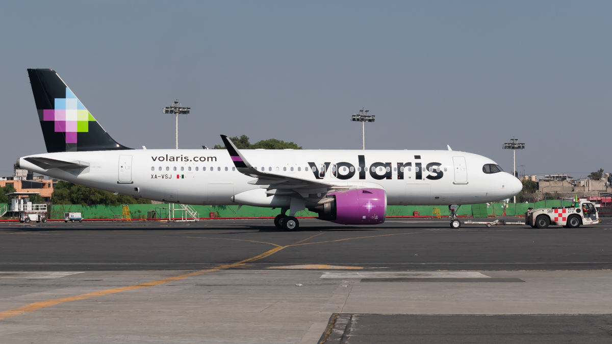 Full size: Volaris Airbus A320NEO XA-VSJ at Mexico City International Airport