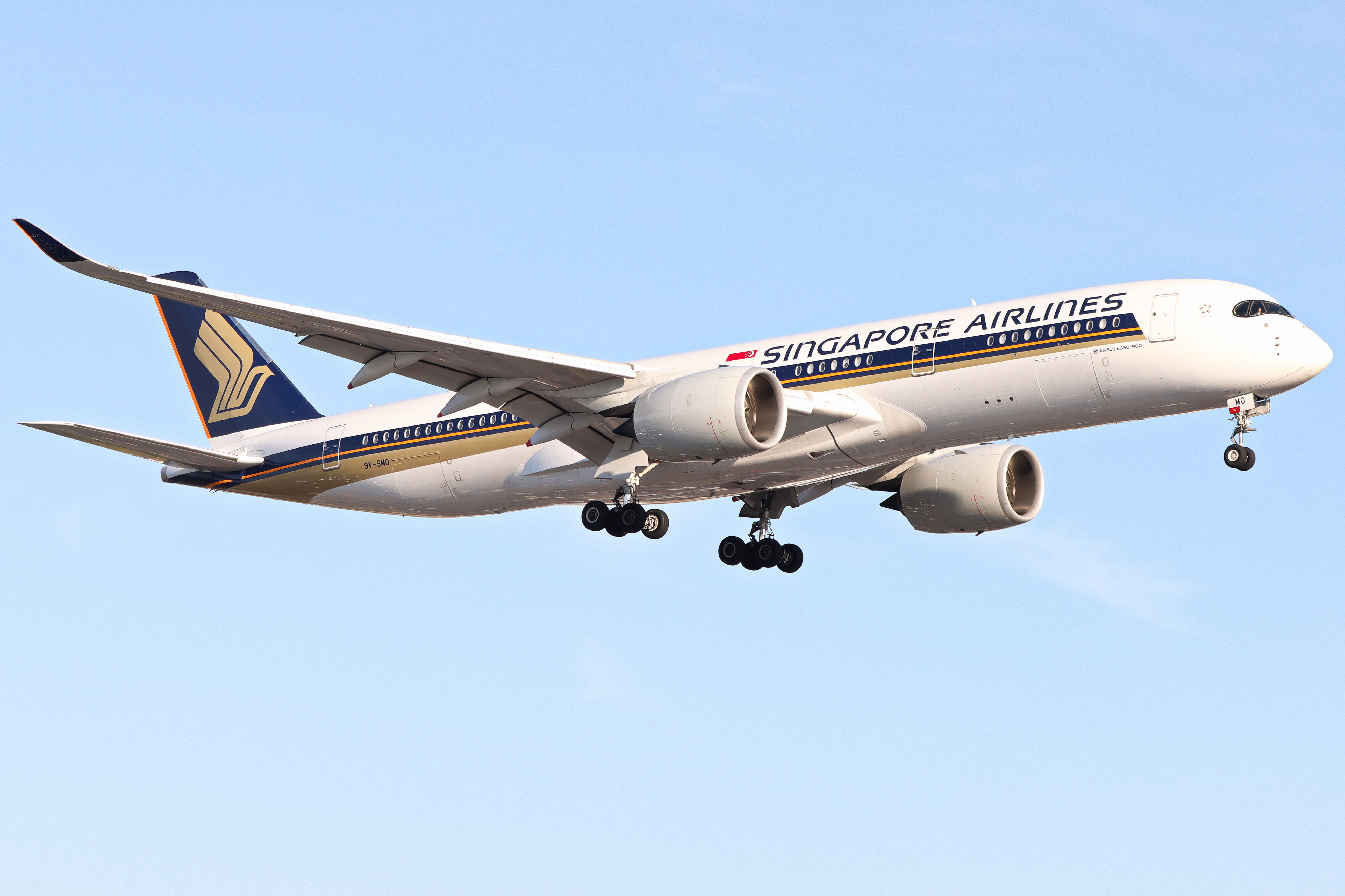 Full size: Singapore Airlines Airbus A350-900 9V-SMO at London Heathrow International Airport