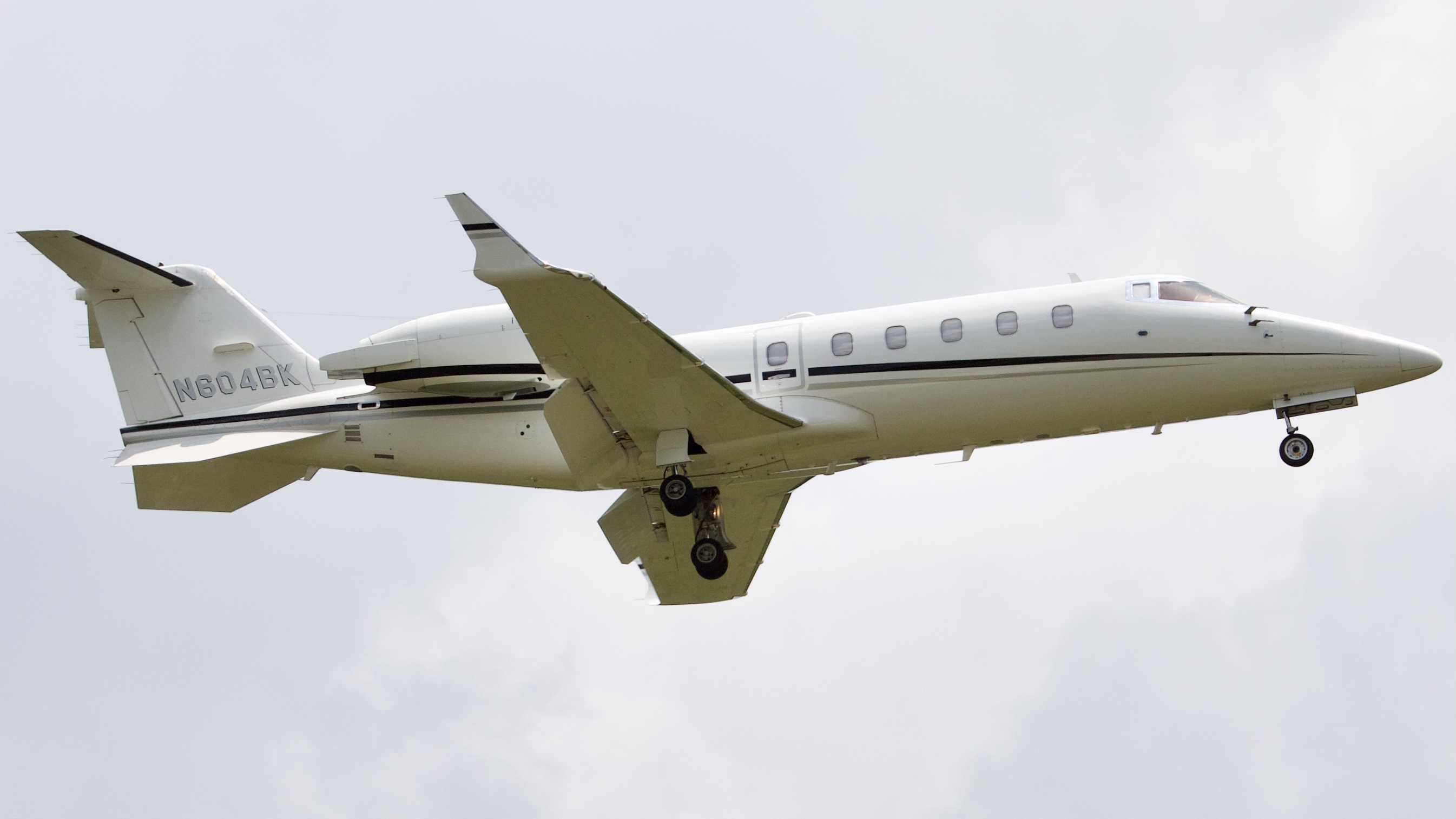 Full size: PRIVATE Learjet 60 N604BK at Houston-George Bush Intercontinental Airport