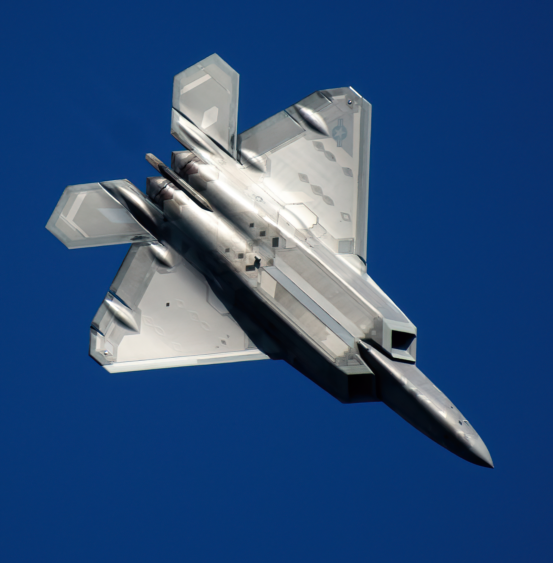 Full size: USAF - United States Air Force Lockheed Martin F-22 Raptor 08-4156 at Langley Air Force Base