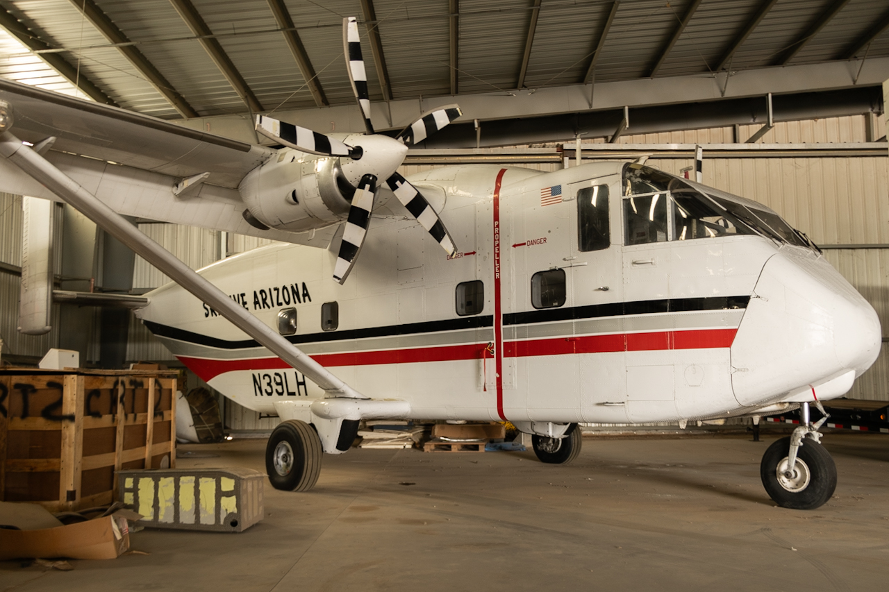 Full size: Skydive Arizona Shorts SC-7 Skyvan N39LH at 