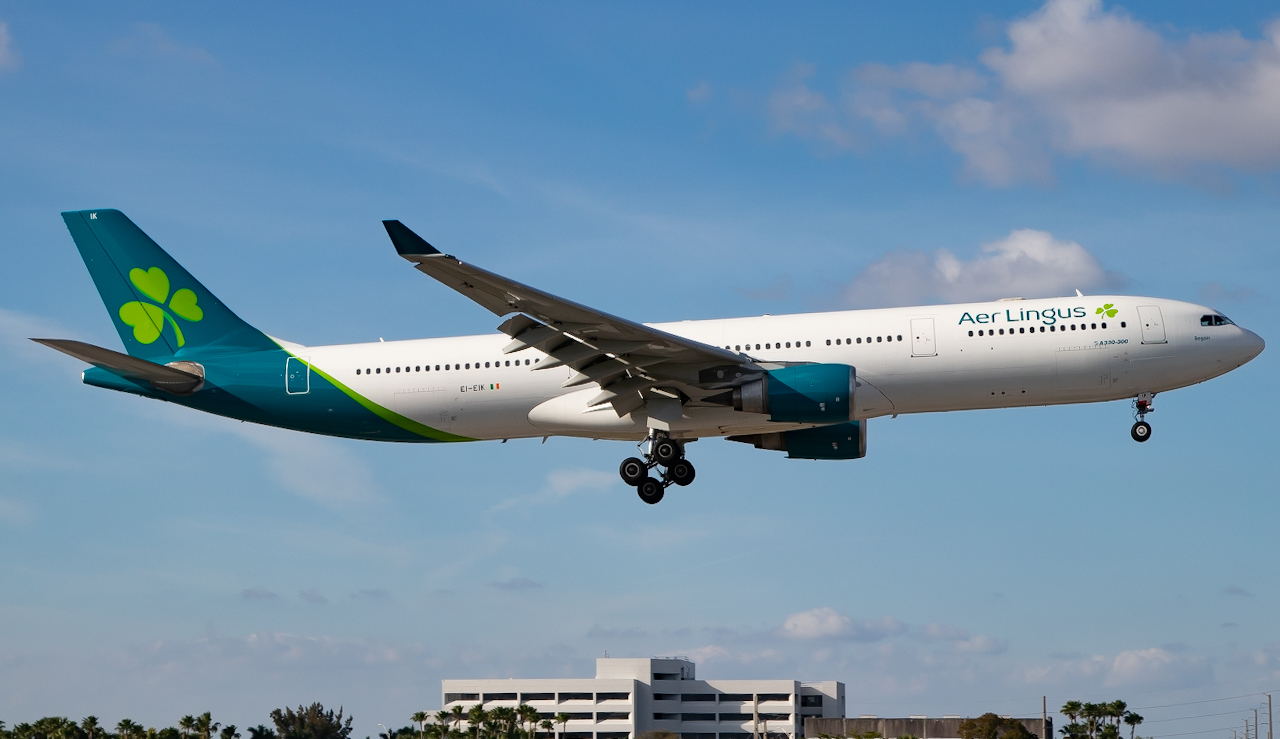 Full size: Aer Lingus Airbus A330-300 EI-EIK at Miami International Airport