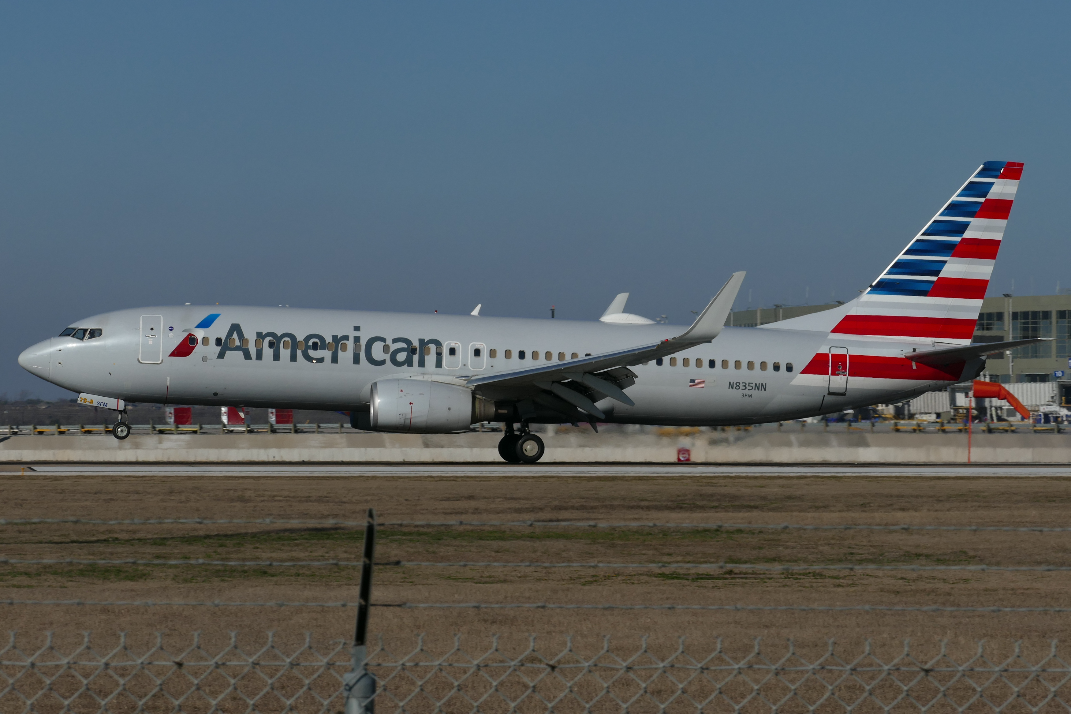 Full size: American Airlines Boeing 737-800 N835NN at Austin-Bergstrom International Airport