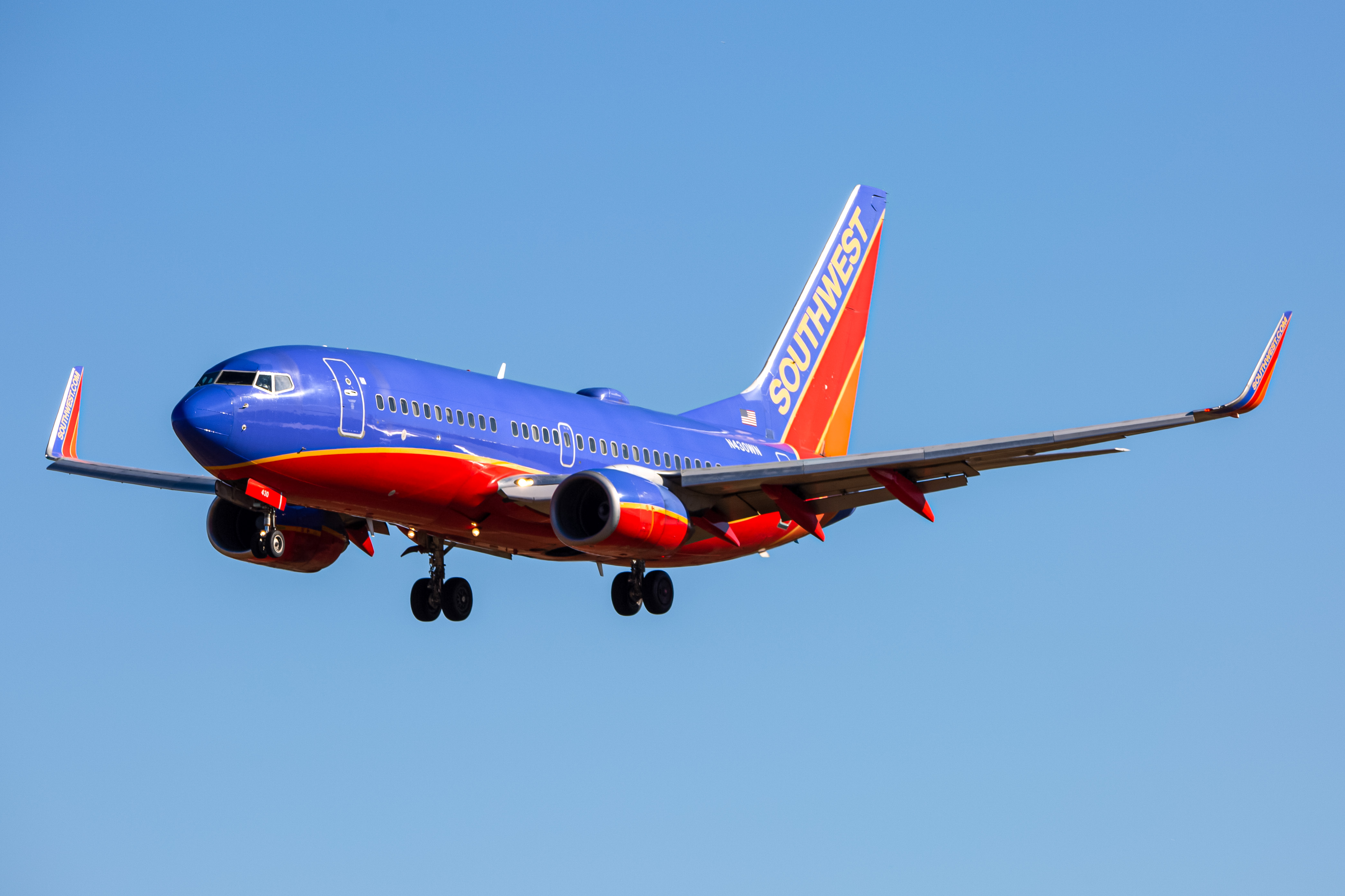 Full size: Southwest Airlines Boeing 737-700 N430WN at Baltimore/Washington International Thurgood Marshall Airport