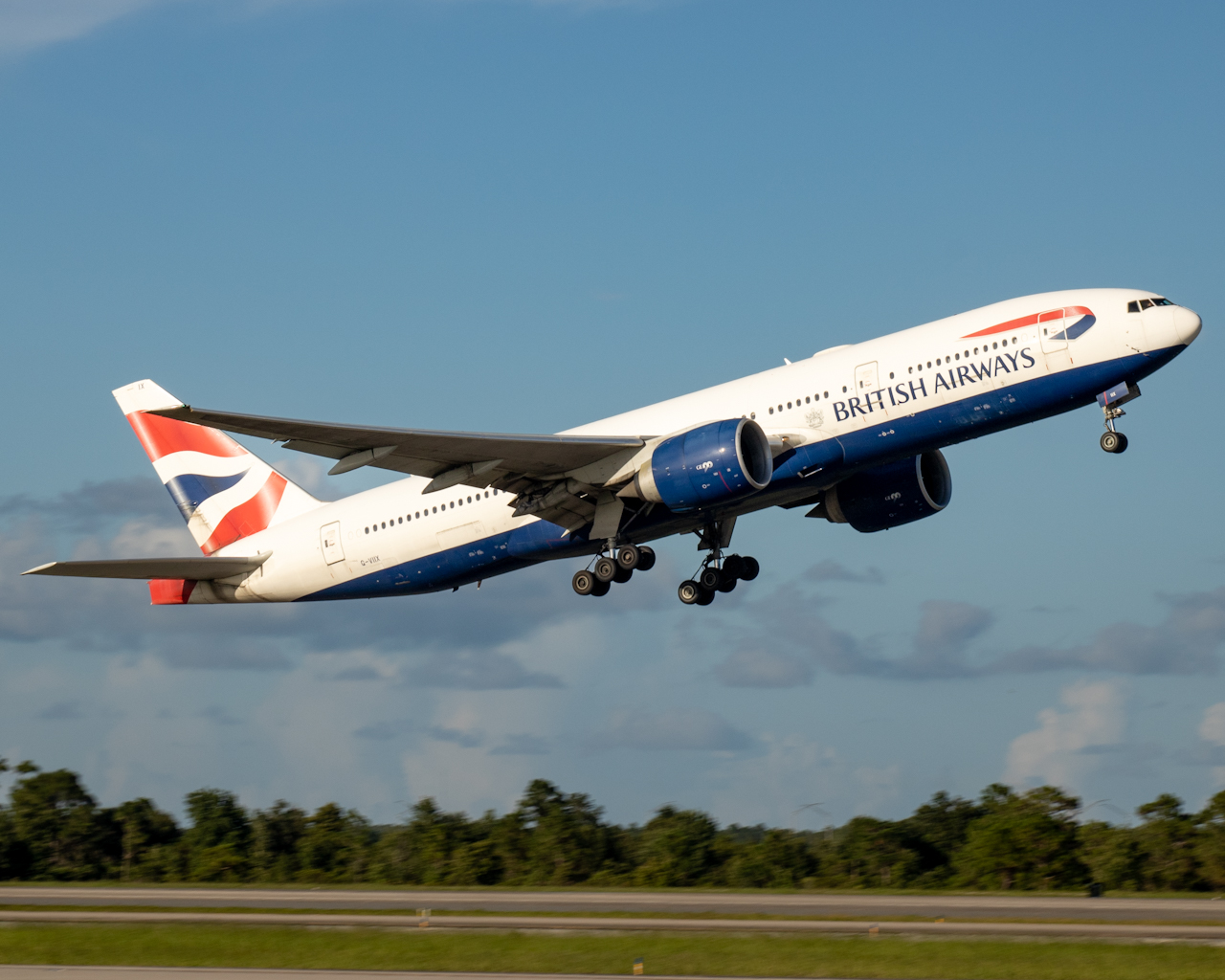 Full size: British Airways Boeing 777-200ER G-VIIX at Orlando International Airport