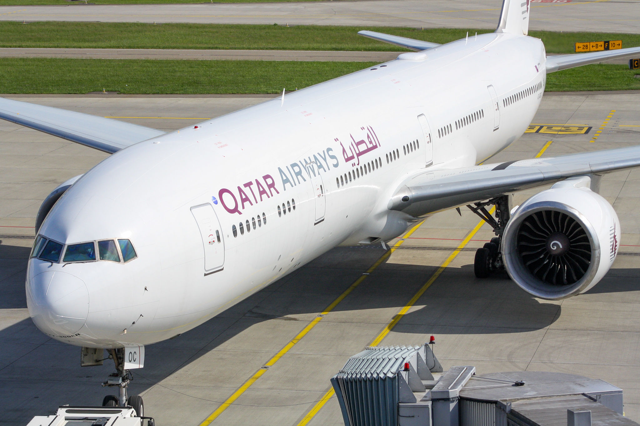 Full size: Qatar Airways Boeing 777-300ER A7-BOC at Zurich-Kloten Airport