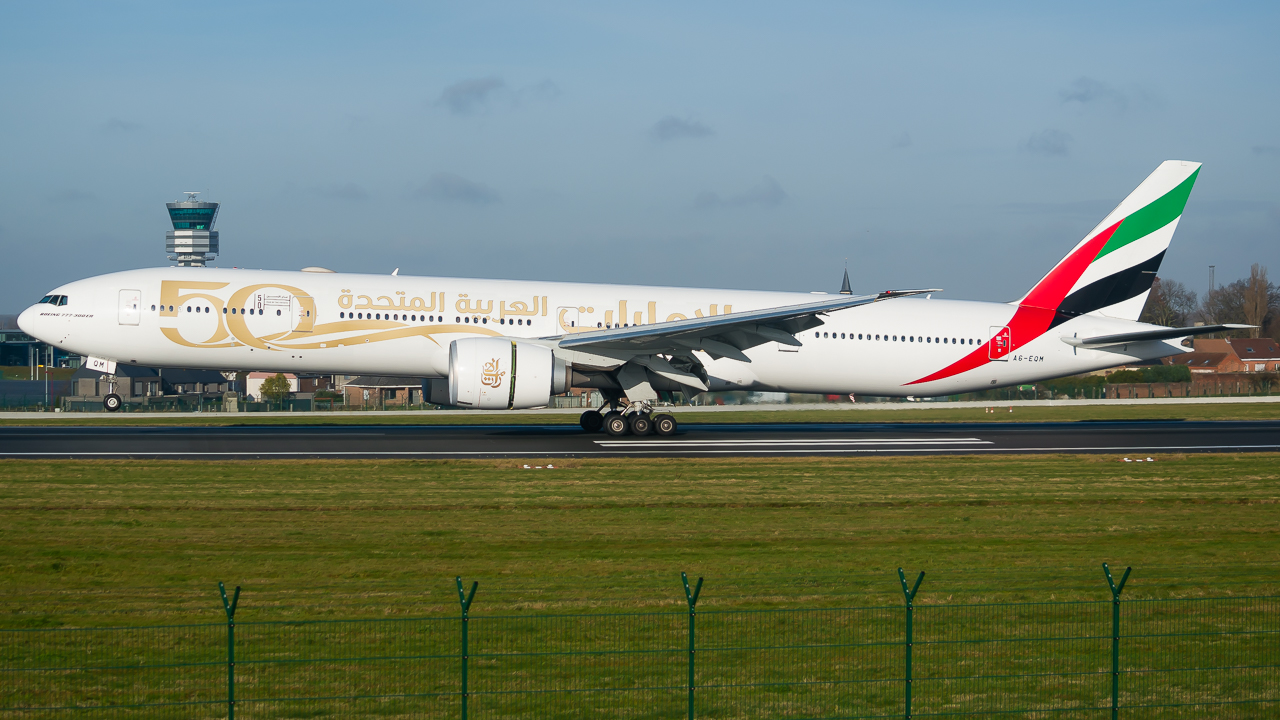Full size: Emirates  Boeing 777-300ER A6-EQM at Brussels Airport