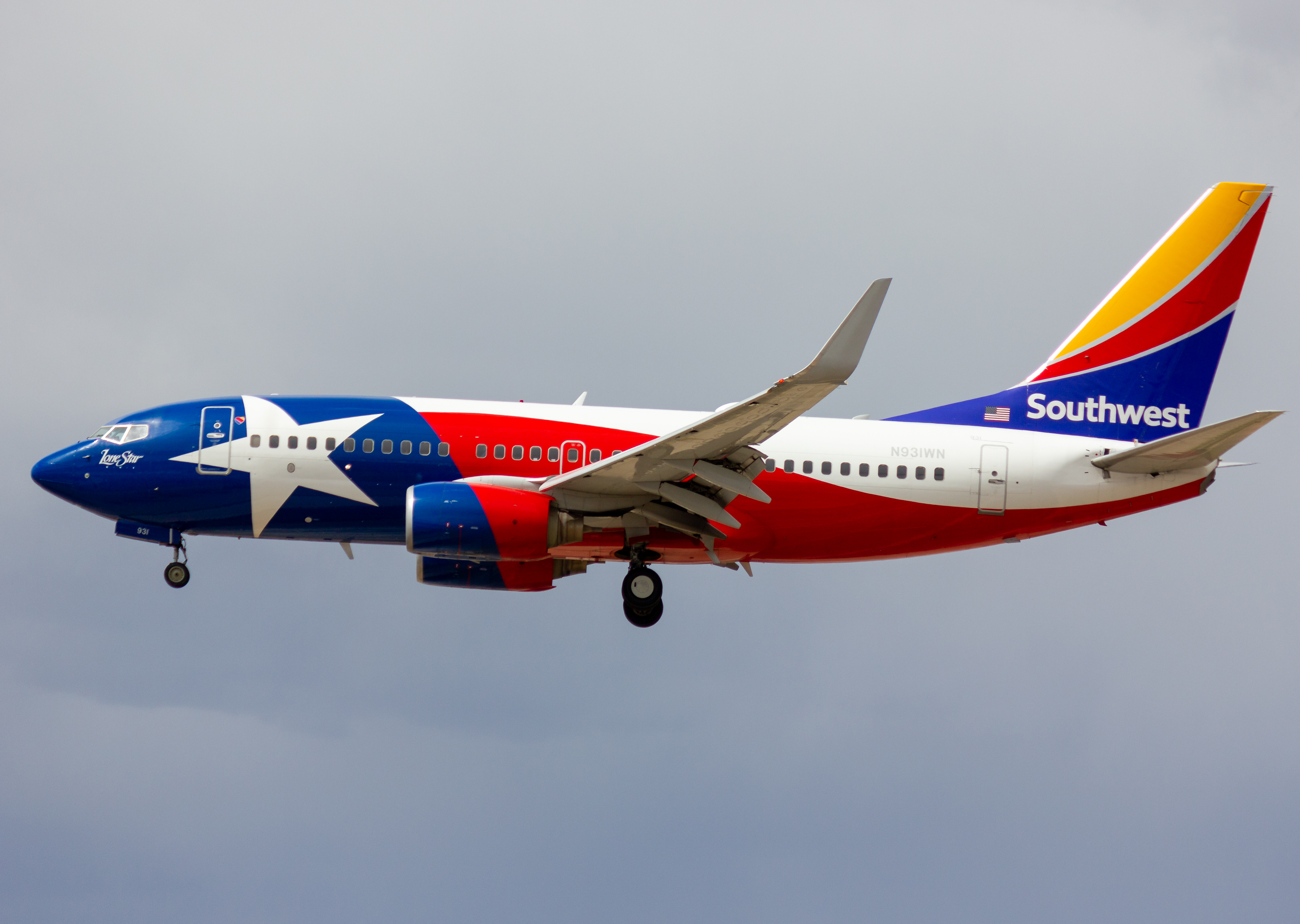 Full size: Southwest Airlines Boeing 737-700 N931WN at Phoenix Sky Harbor International Airport