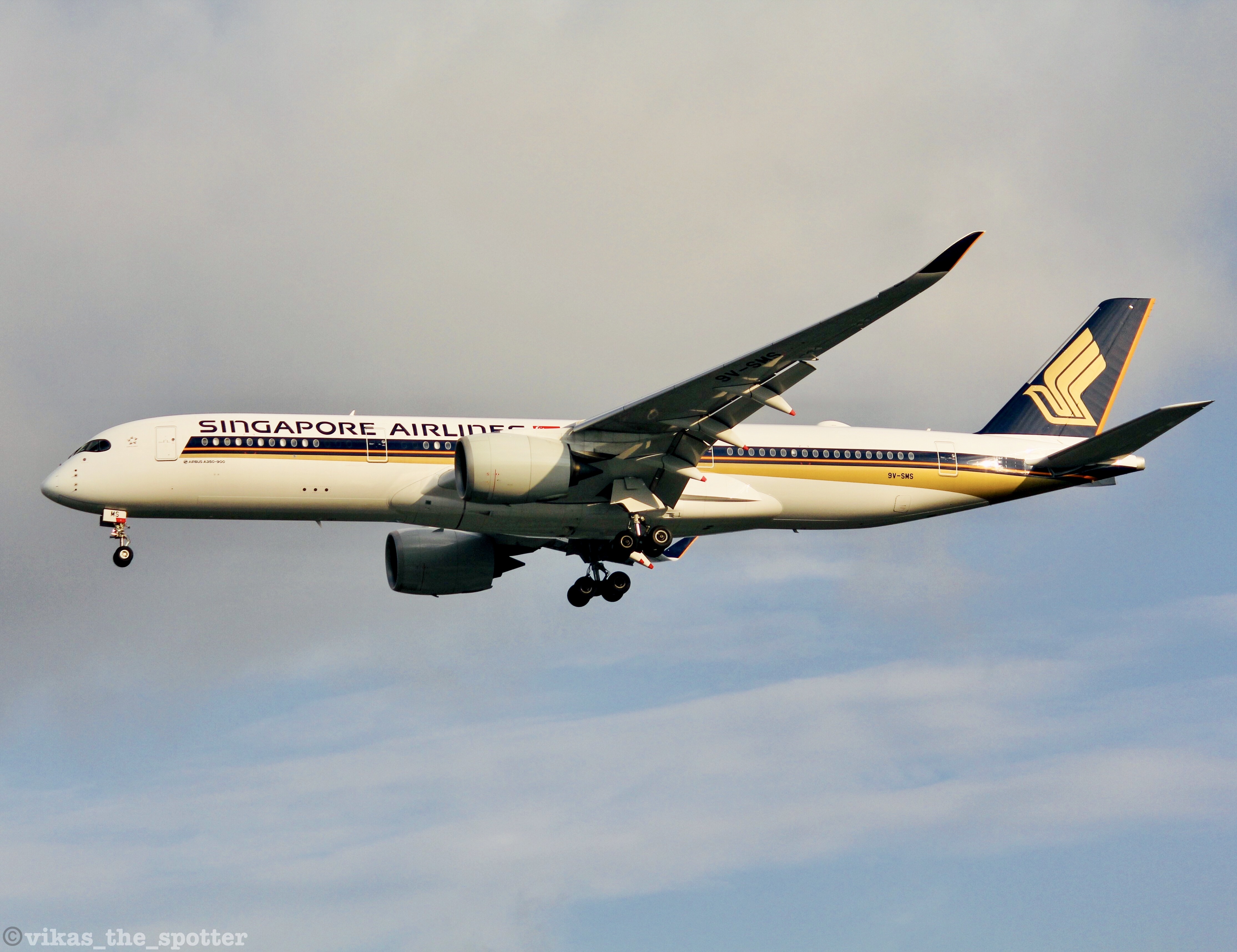 Full size: Singapore Airlines Airbus A350-900 9V-SMS at Singapore-Changi Airport